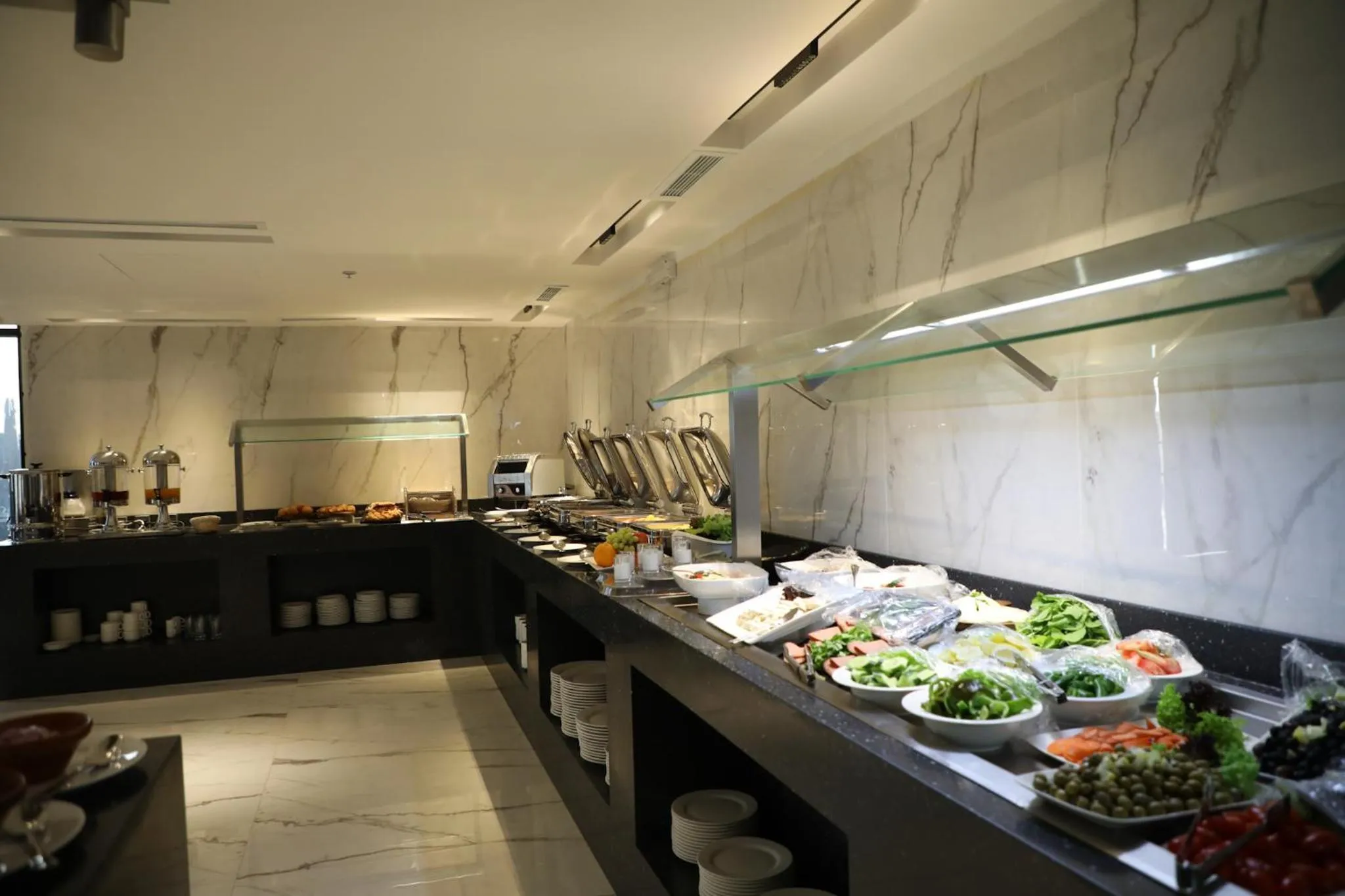 Food and drinks in E Hotel