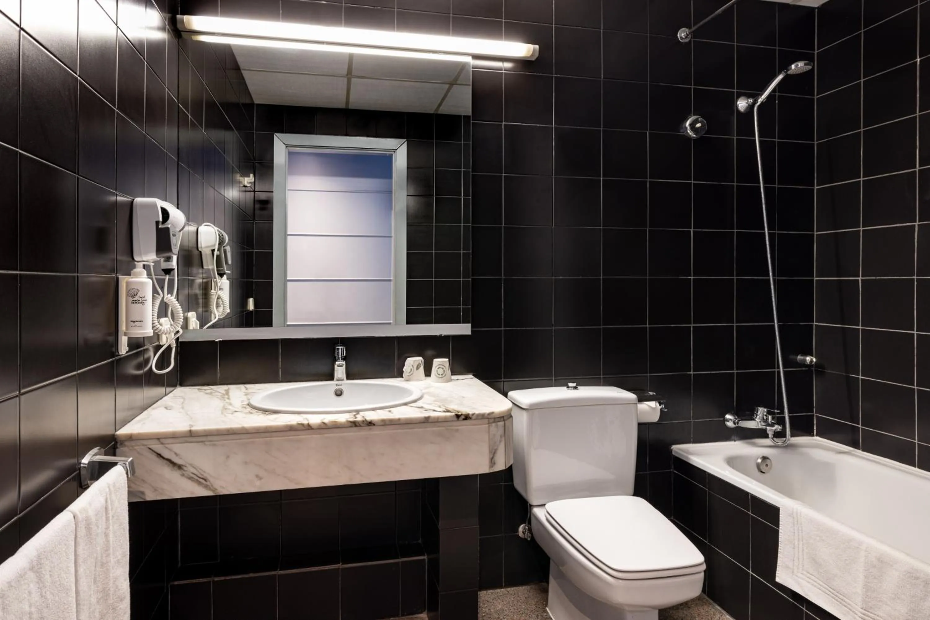 Bathroom in htop Platja Park #htopFun