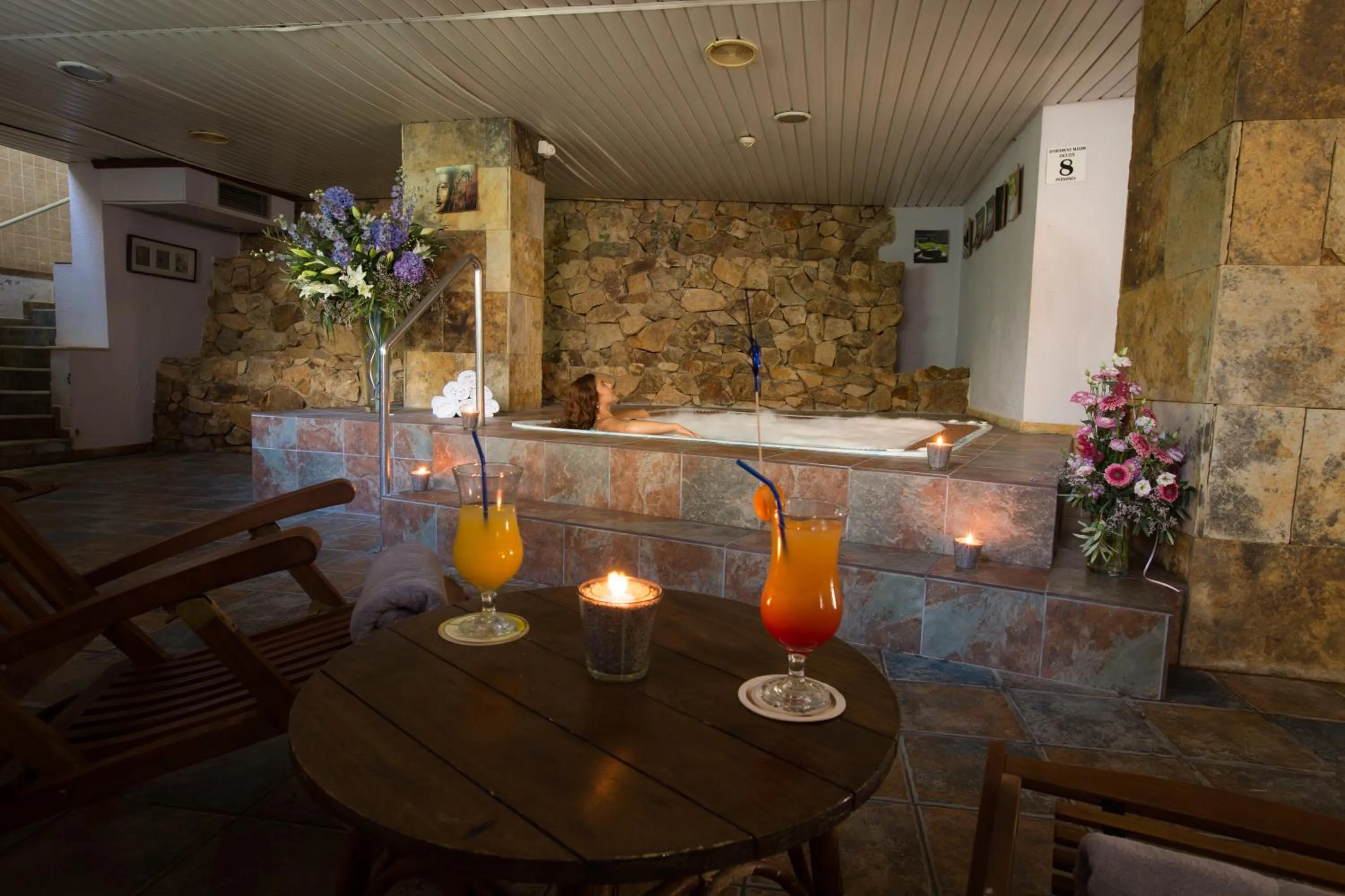 Hot Tub in Hotel Alba Seleqtta