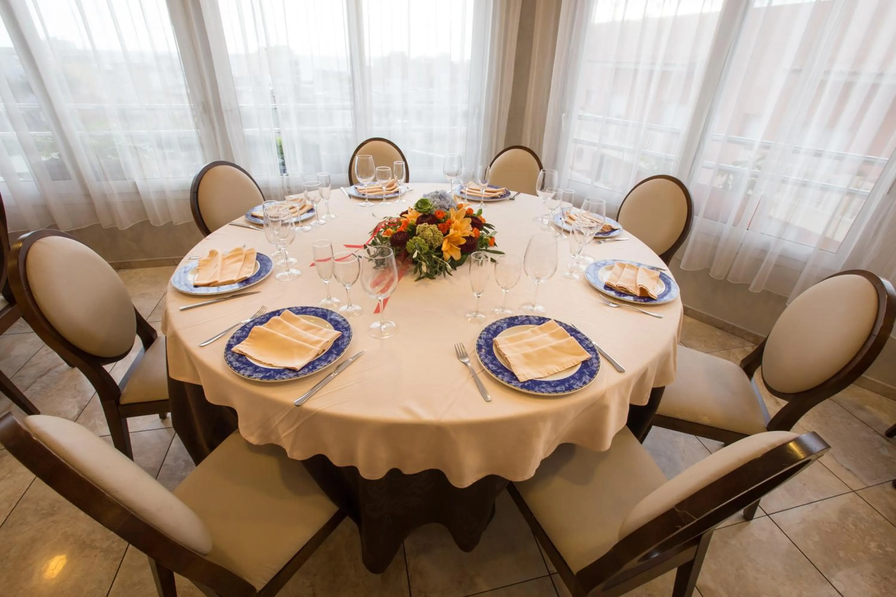 Food and drinks in Hotel Alba Seleqtta