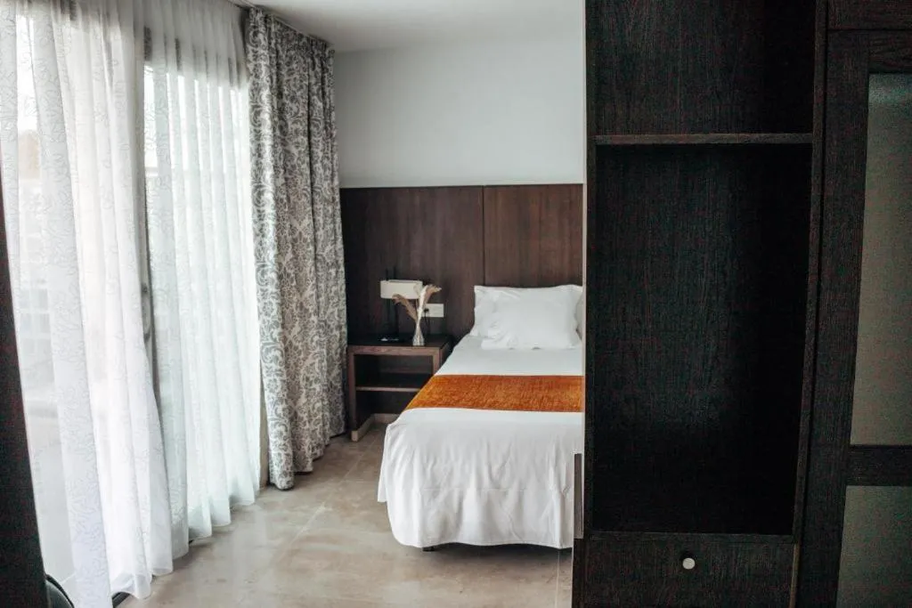 Bed in Hotel Alba Seleqtta