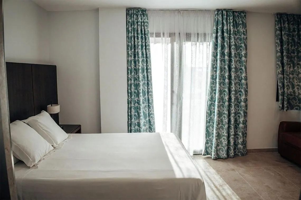 Bed in Hotel Alba Seleqtta