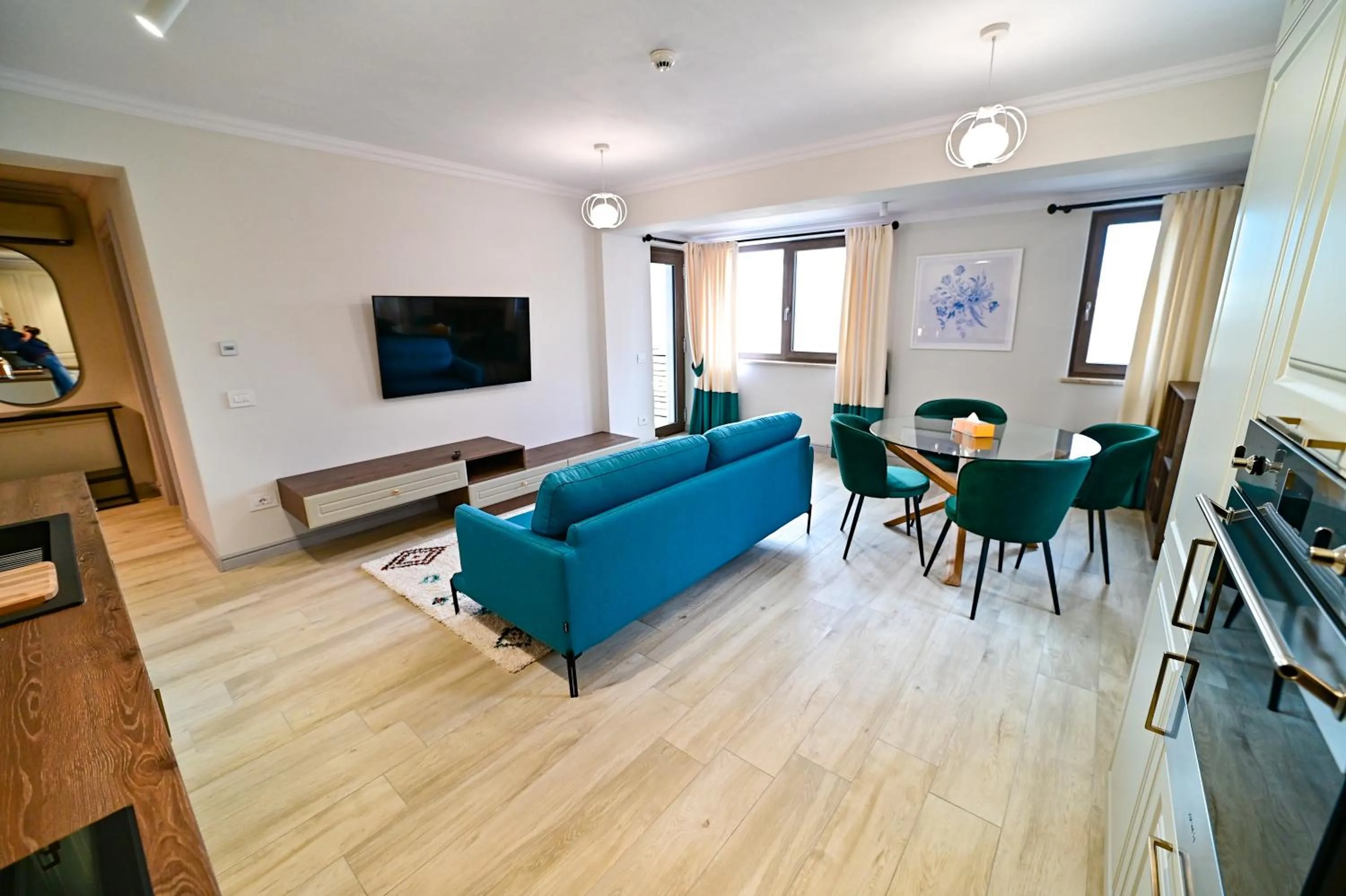 TV and multimedia in First Apartments