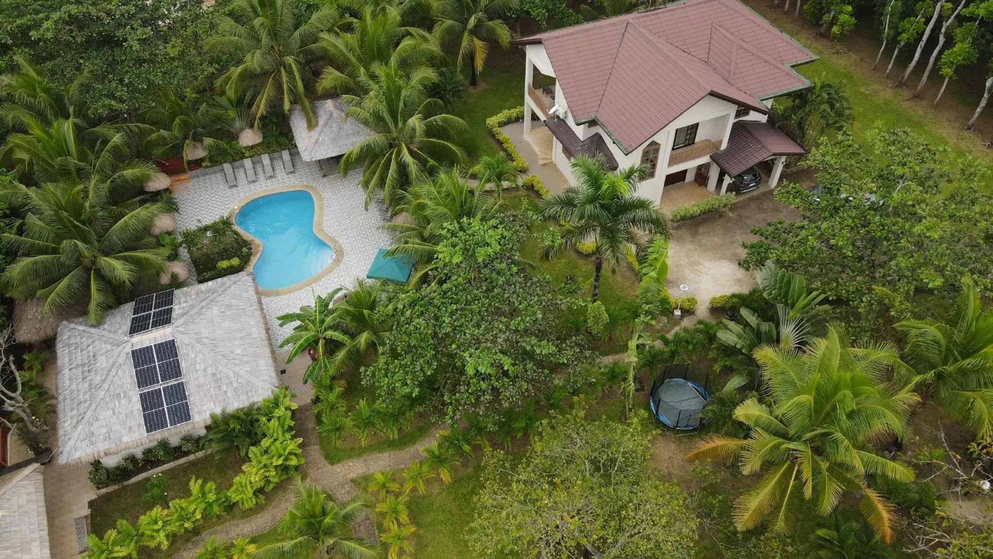 Restaurant/places to eat in Denika's Suites