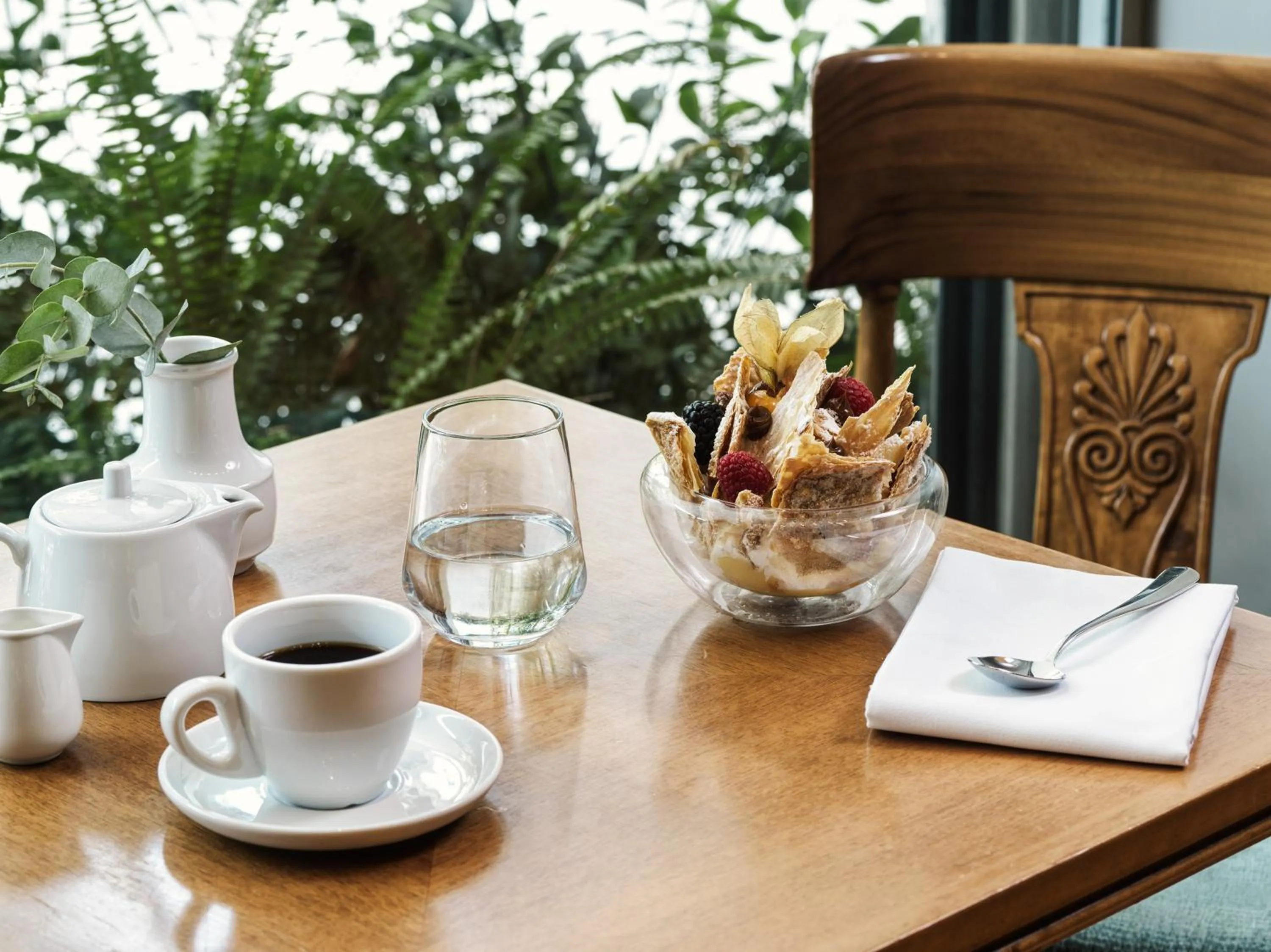 Restaurant/places to eat in Titania Hotel