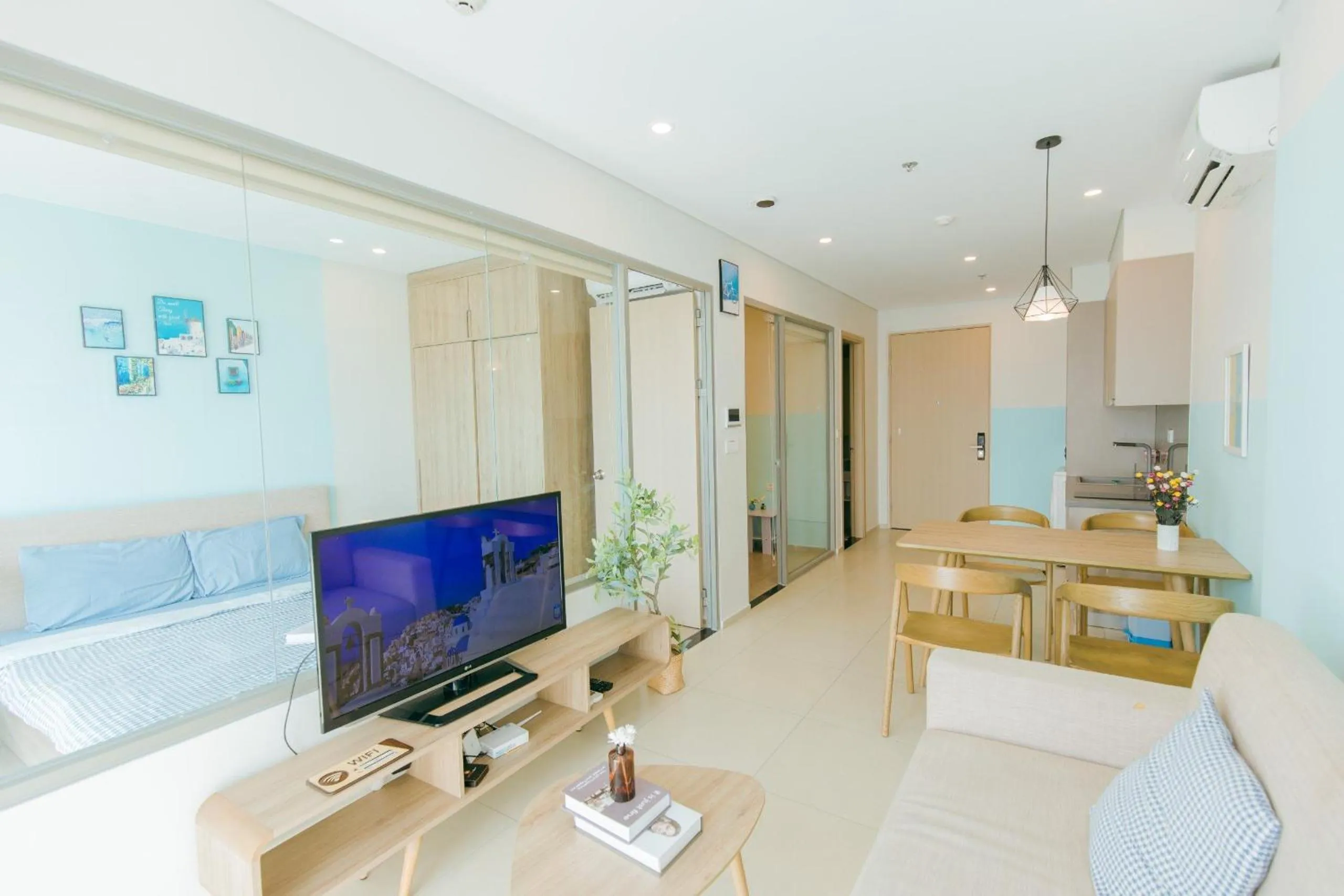 TV and multimedia in MeoMeo Homestay - The Sóng Apartment