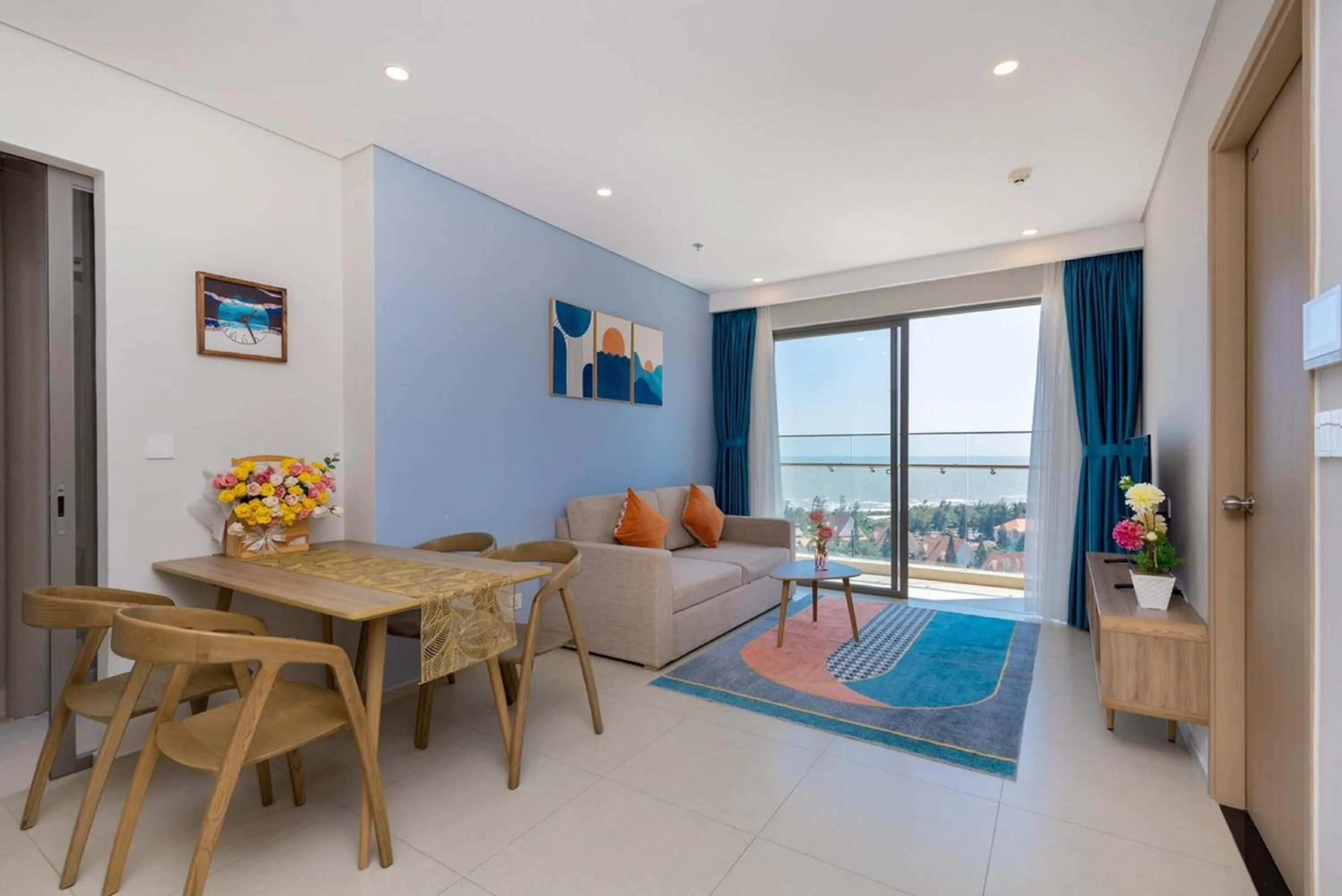 TV and multimedia in MeoMeo Homestay - The Sóng Apartment