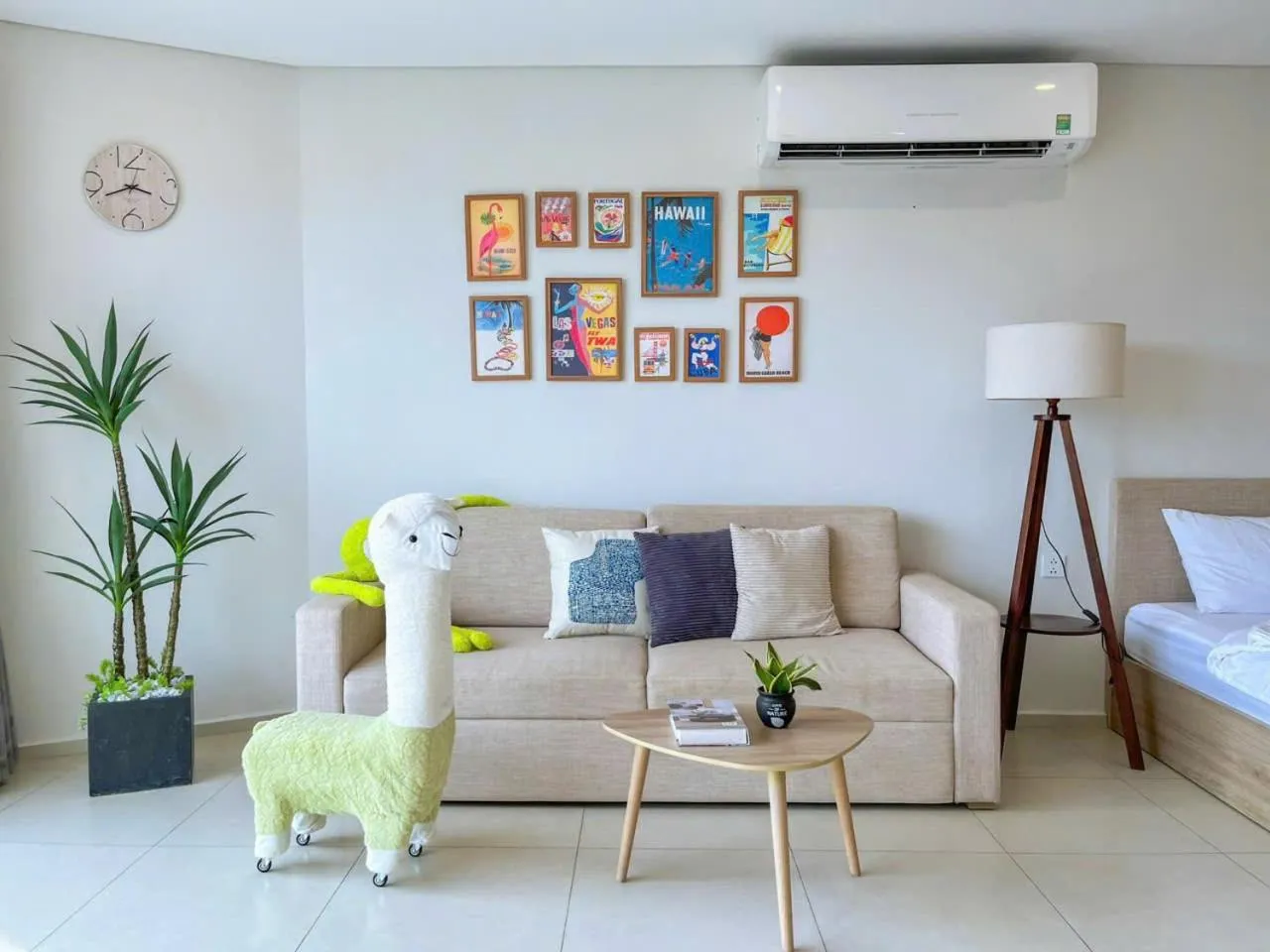 Seating area in MeoMeo Homestay - The Sóng Apartment