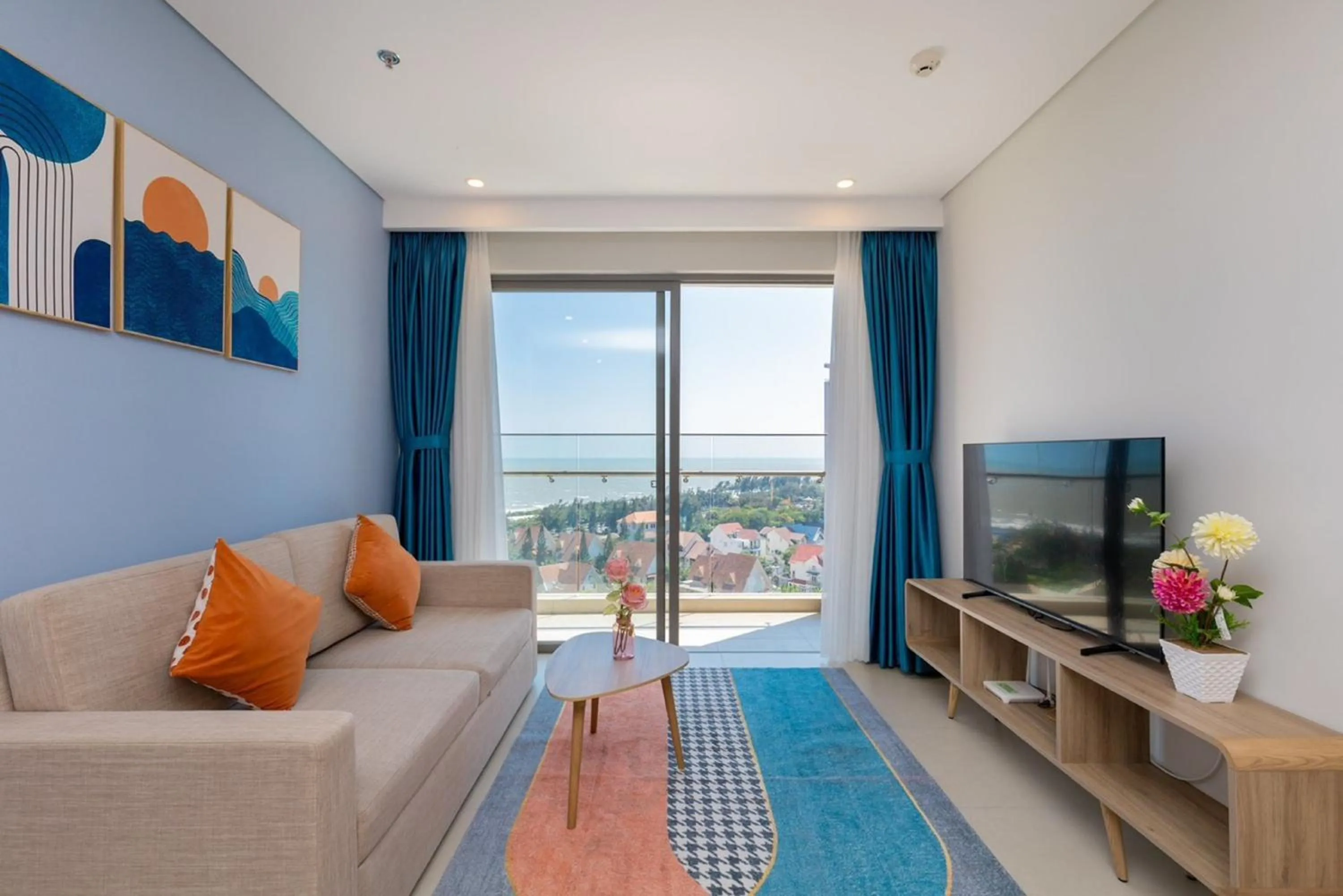 Communal lounge/ TV room in MeoMeo Homestay - The Sóng Apartment