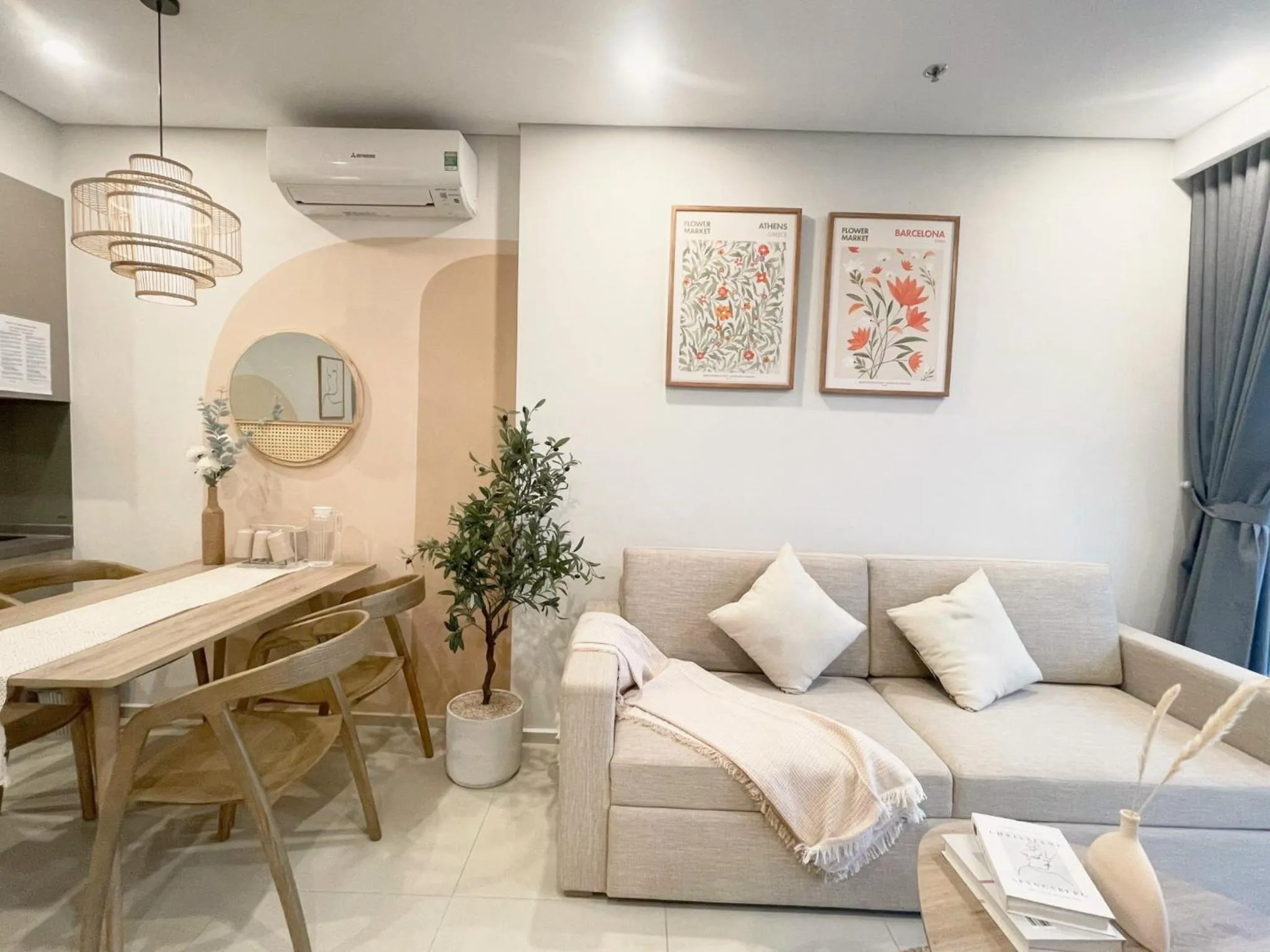 TV and multimedia in MeoMeo Homestay - The Sóng Apartment