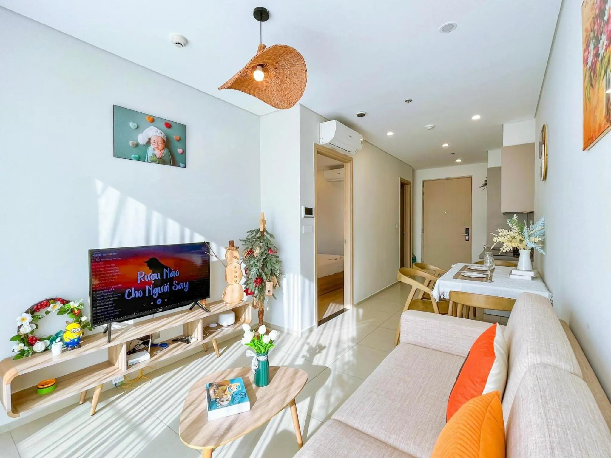 TV and multimedia in MeoMeo Homestay - The Sóng Apartment