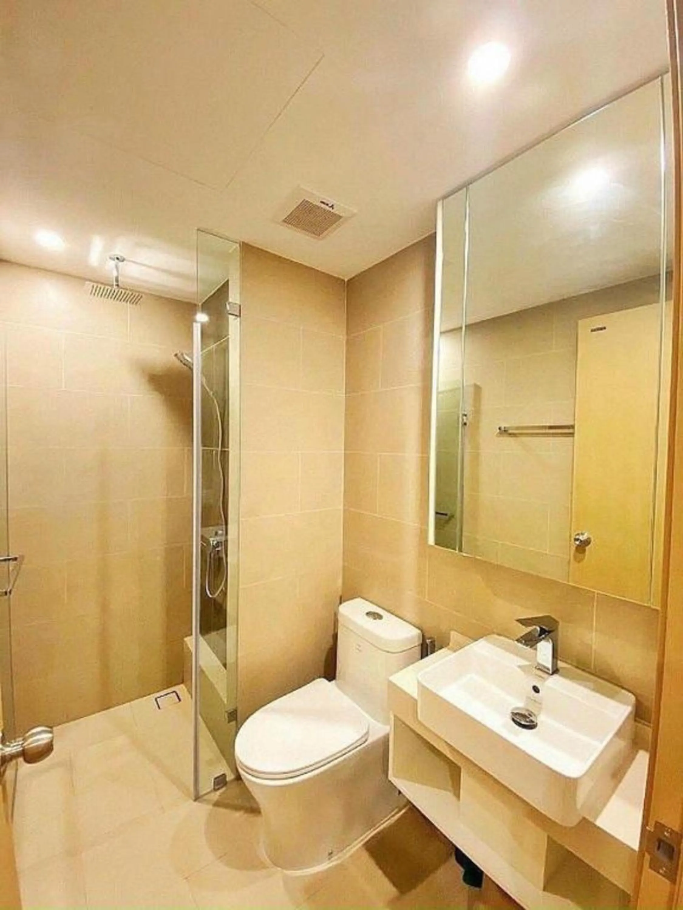 Shower in MeoMeo Homestay - The Sóng Apartment