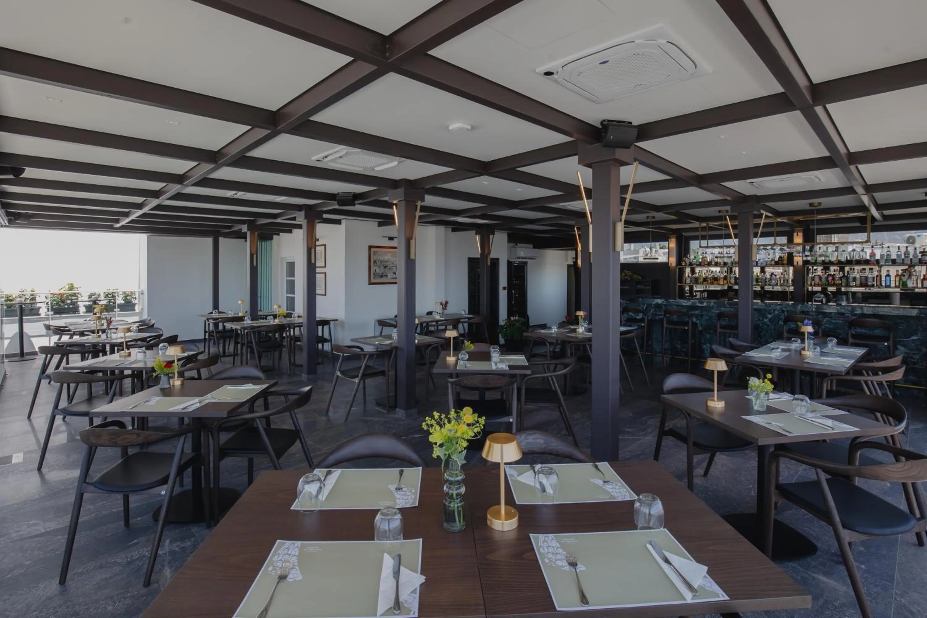 Restaurant/places to eat in Hera Hotel