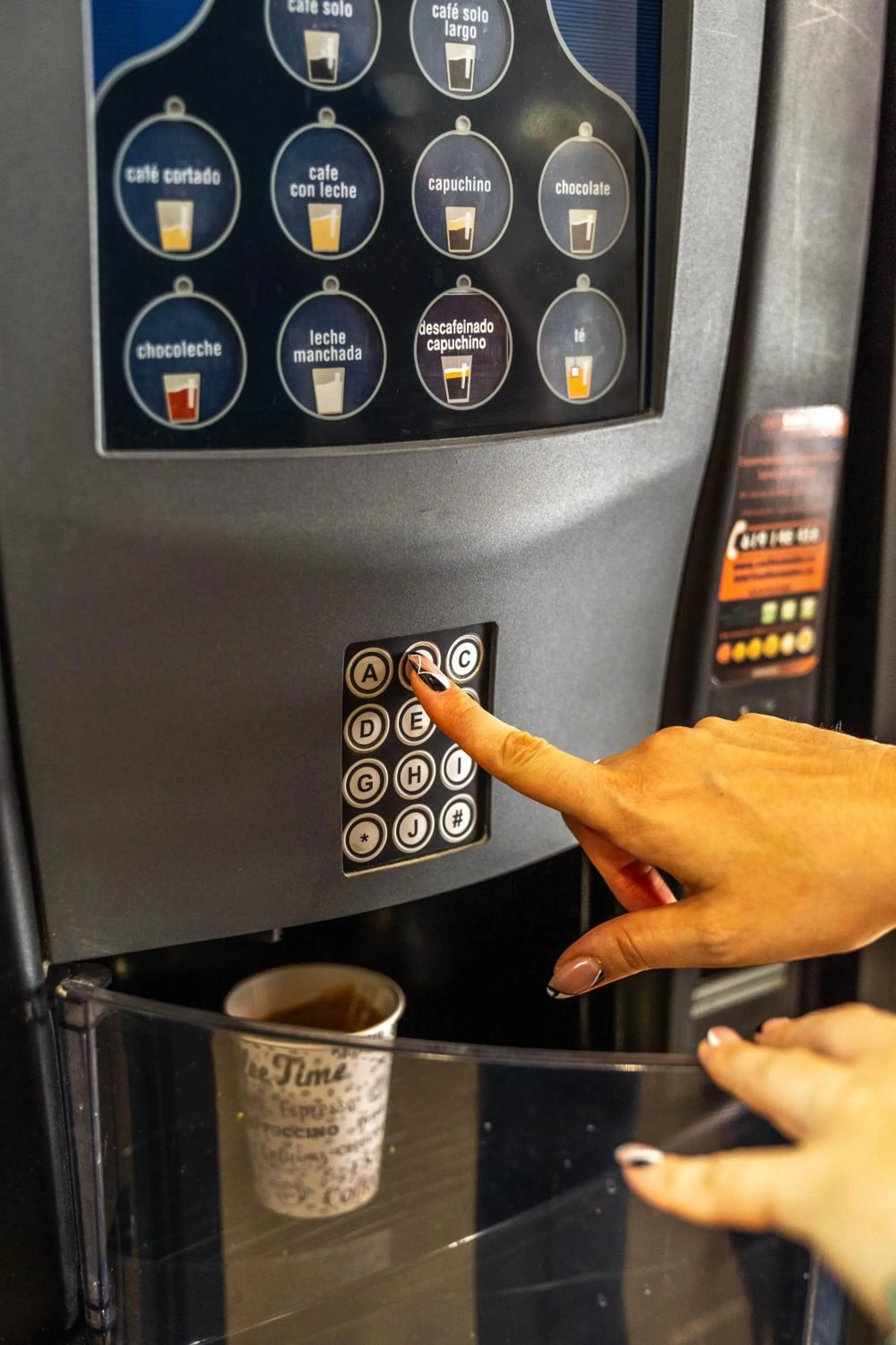 vending machine in Hotel Granada Centro