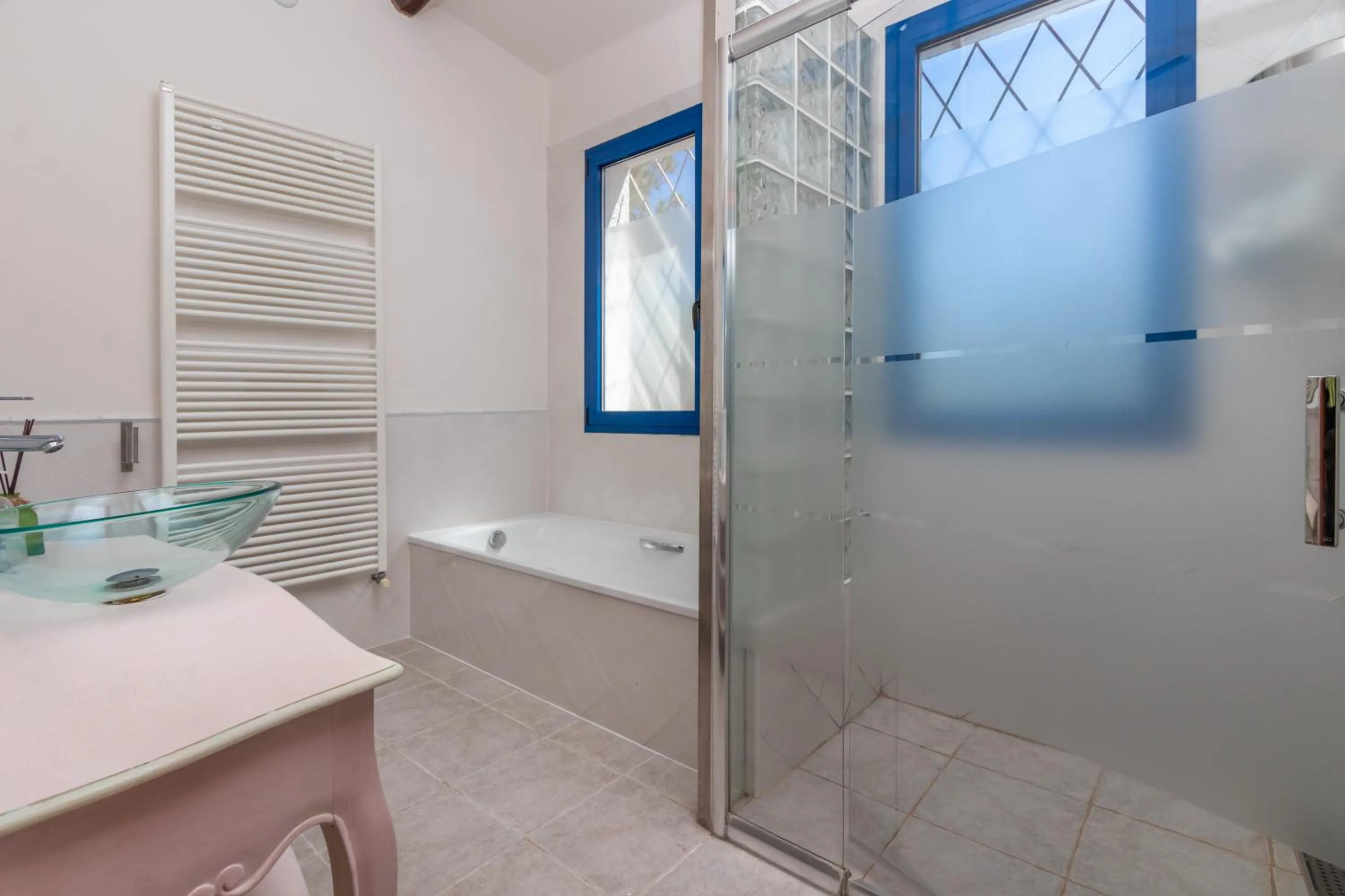 Bathroom in Mas Tinus - Lavanda