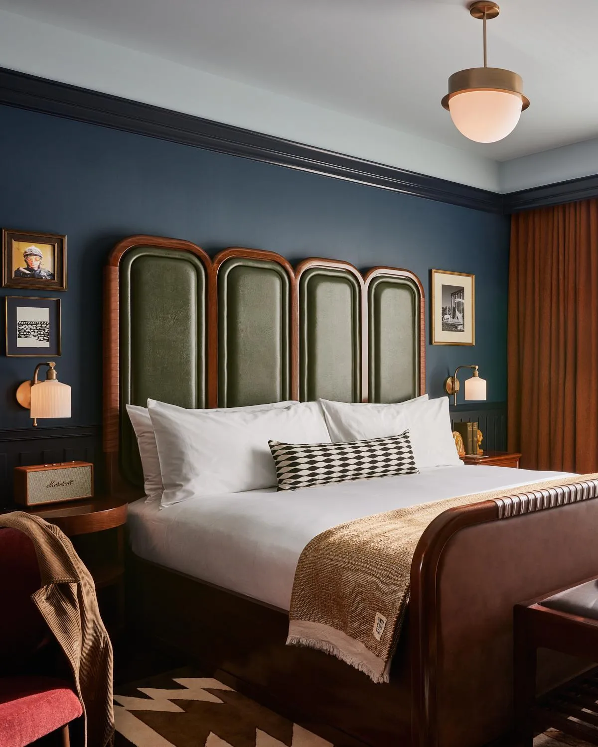 Bed in The Manchester Hotel