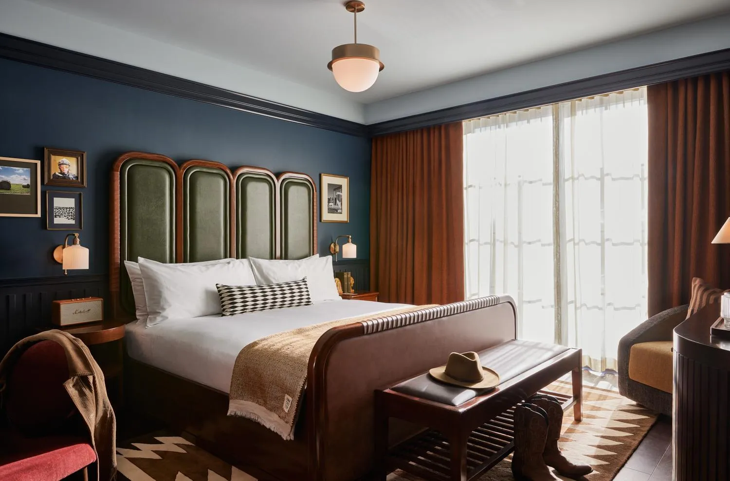 Bed in The Manchester Hotel