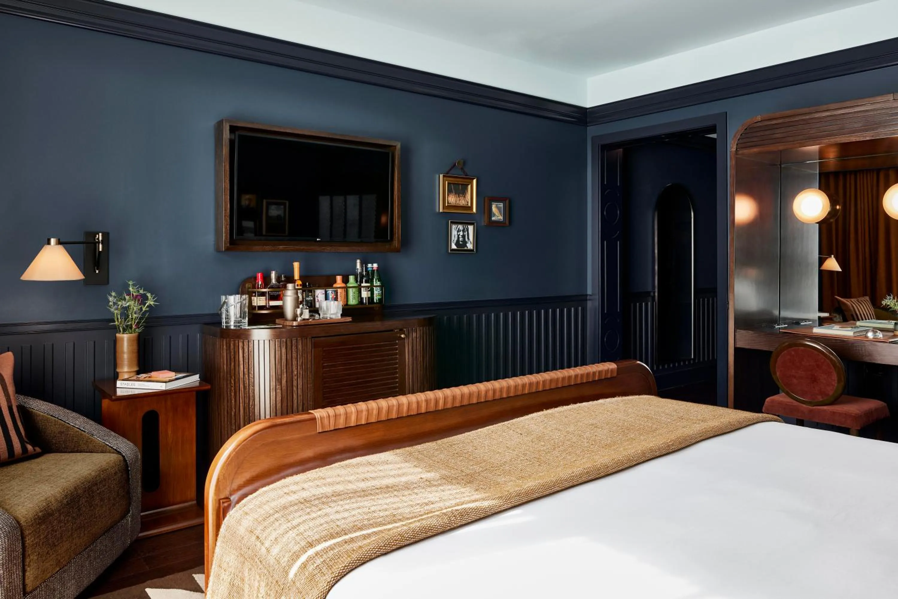 Bed in The Manchester Hotel