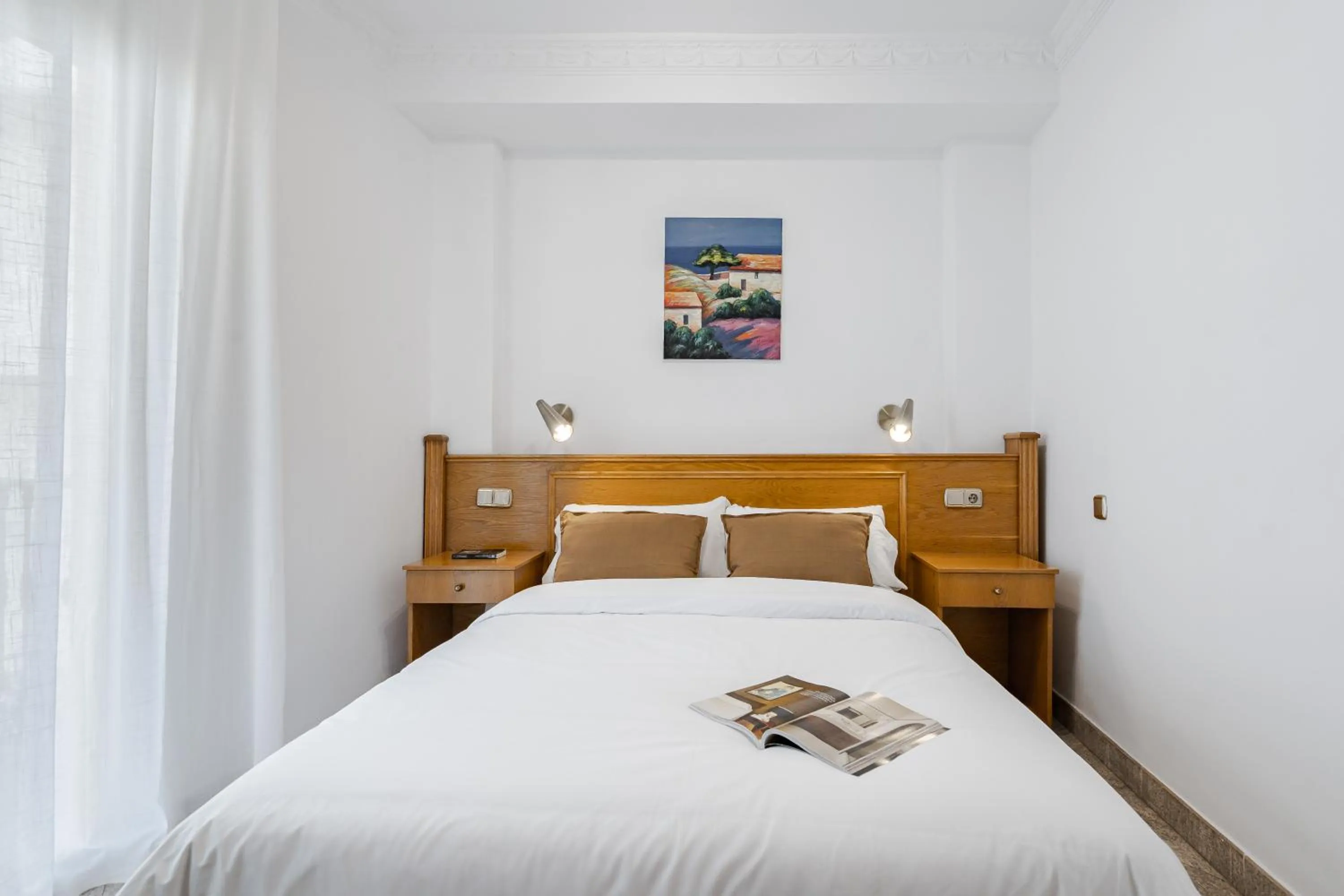 Bedroom, Bed in Hotel Agur