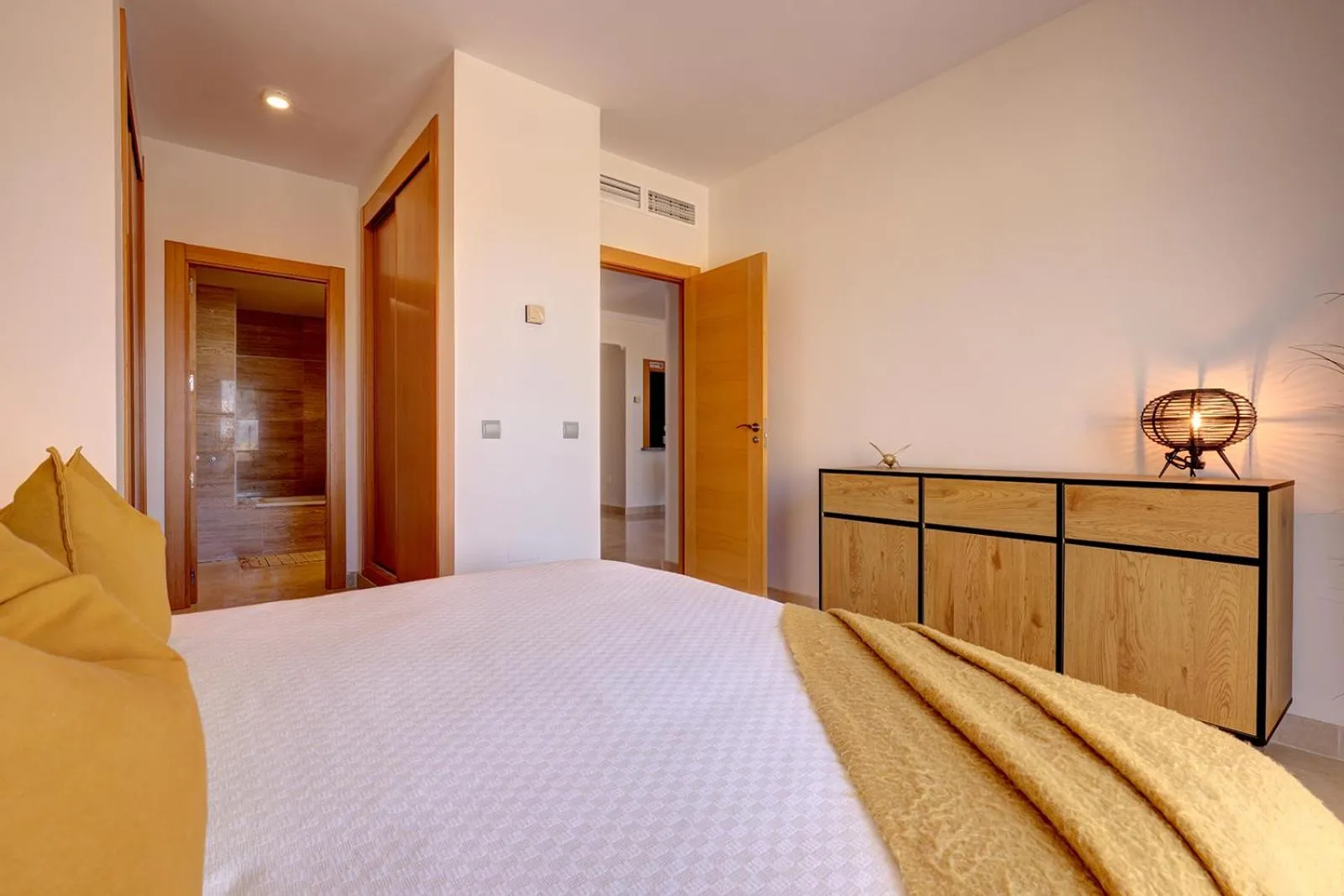 Bedroom, Bed in Quartiers Marbella Golden Penthouse