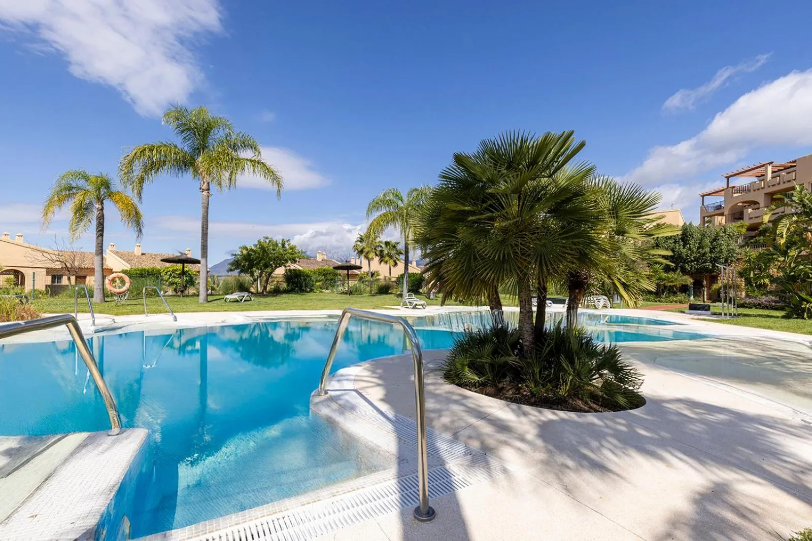 Swimming pool in Quartiers Marbella Golden Penthouse