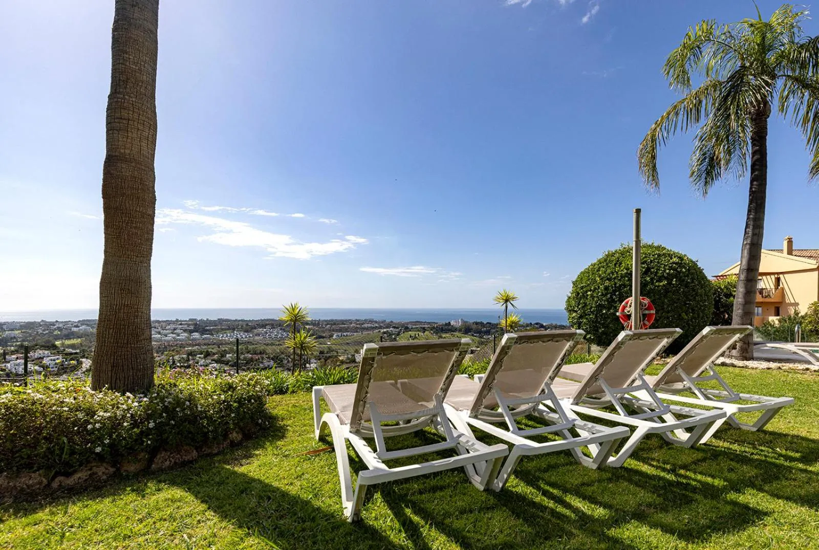 Garden in Quartiers Marbella Golden Penthouse