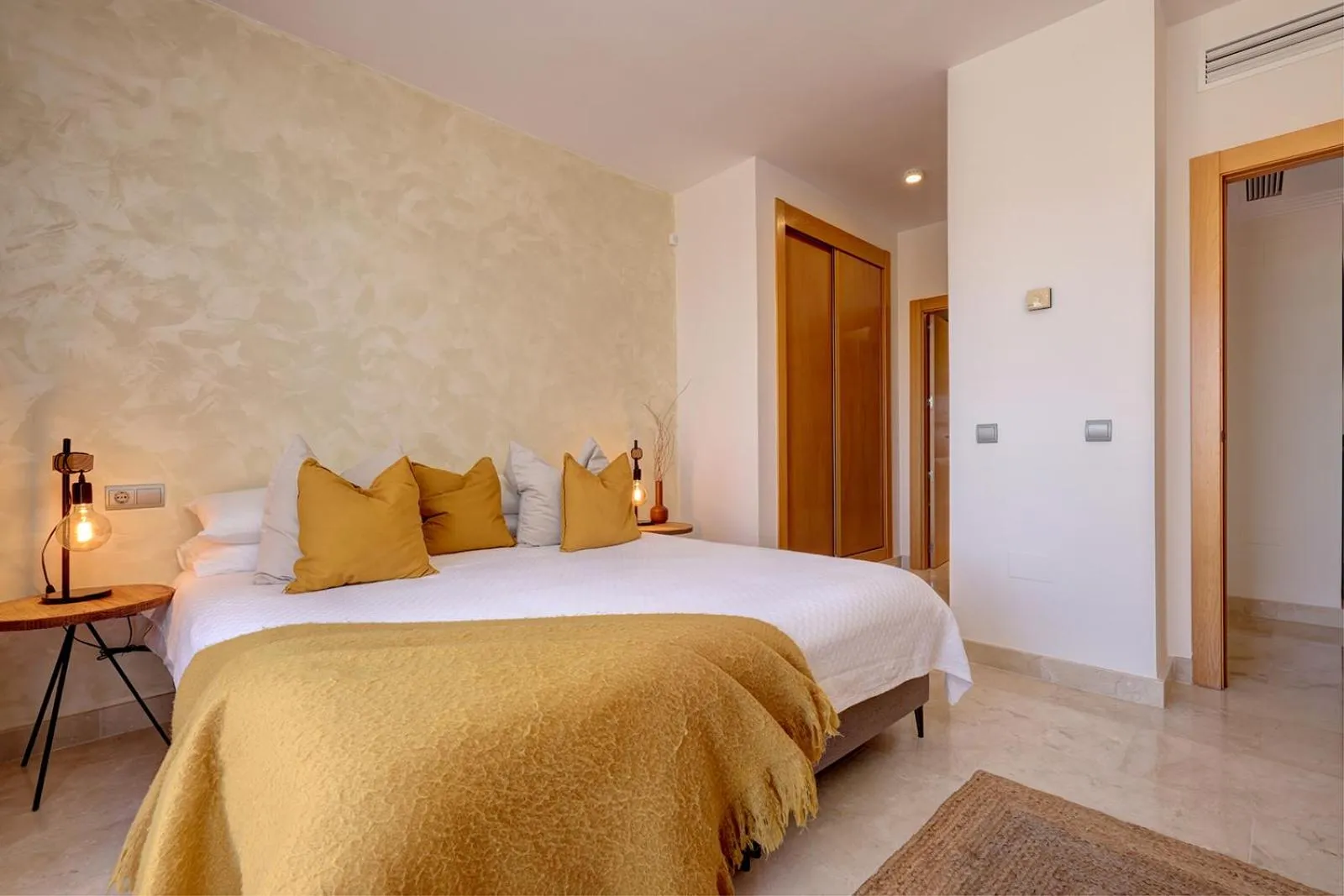 Bed in Quartiers Marbella Golden Penthouse