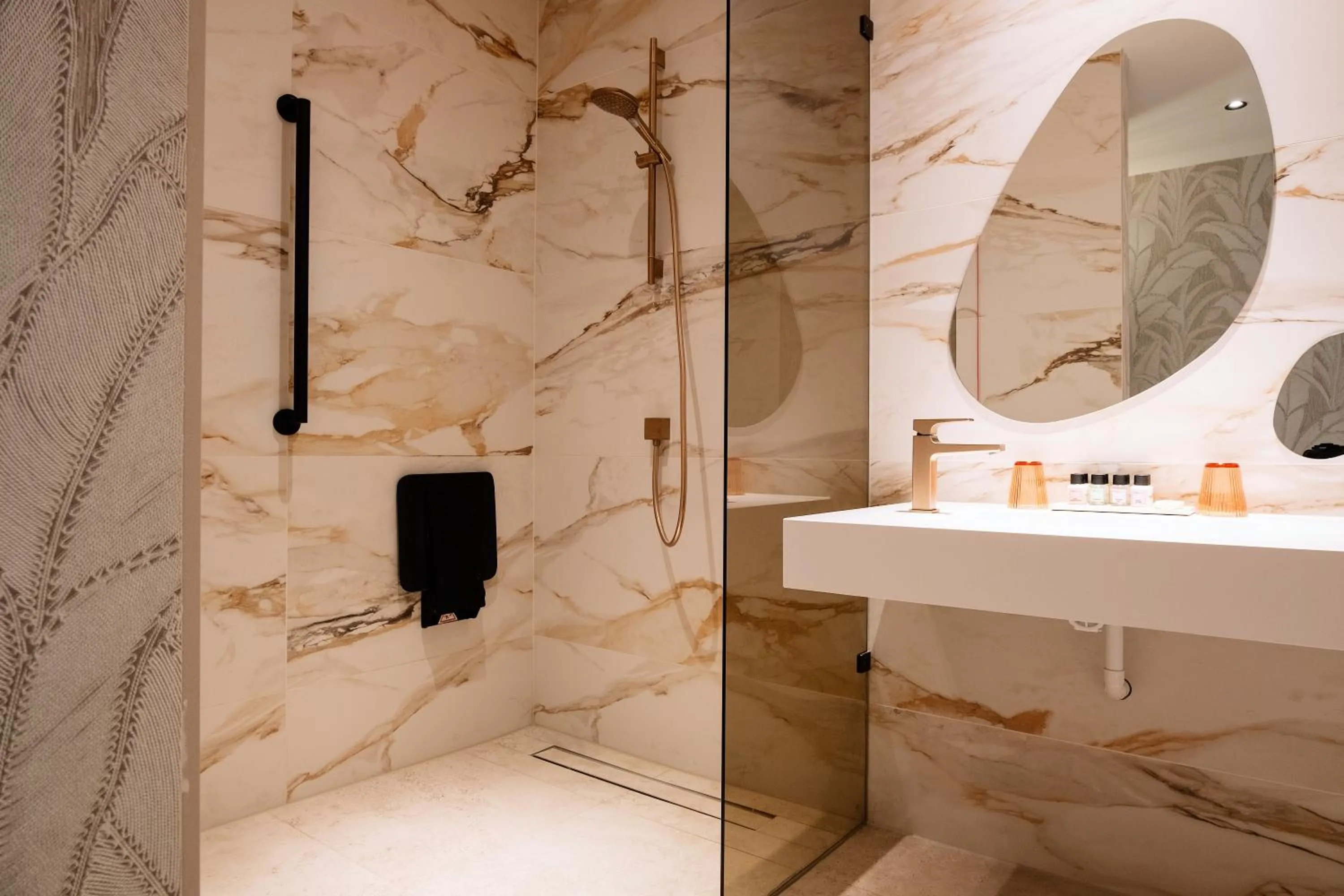 Bathroom in Van der Valk Hotel Eindhoven-Best