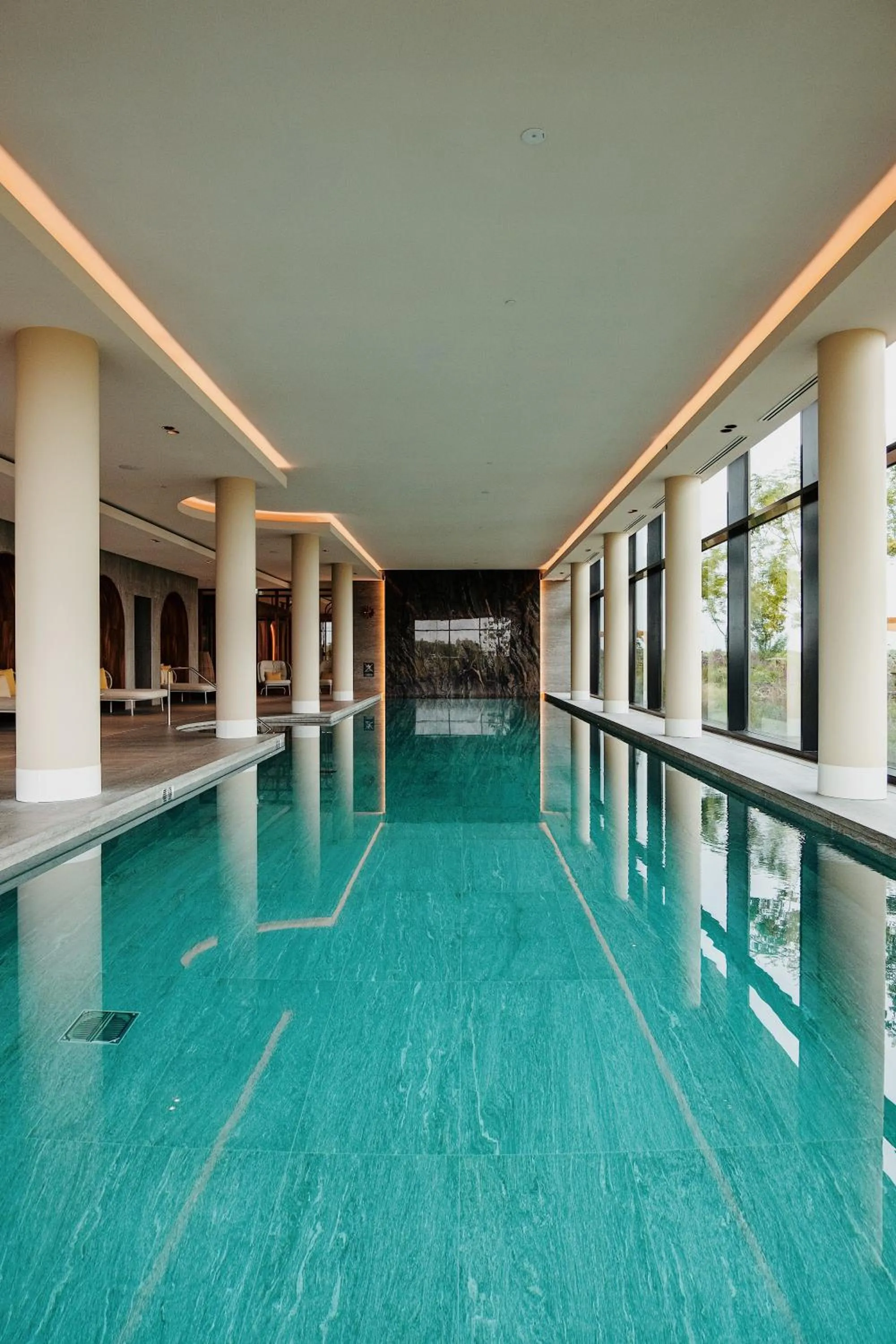 Swimming pool in Van der Valk Hotel Eindhoven-Best