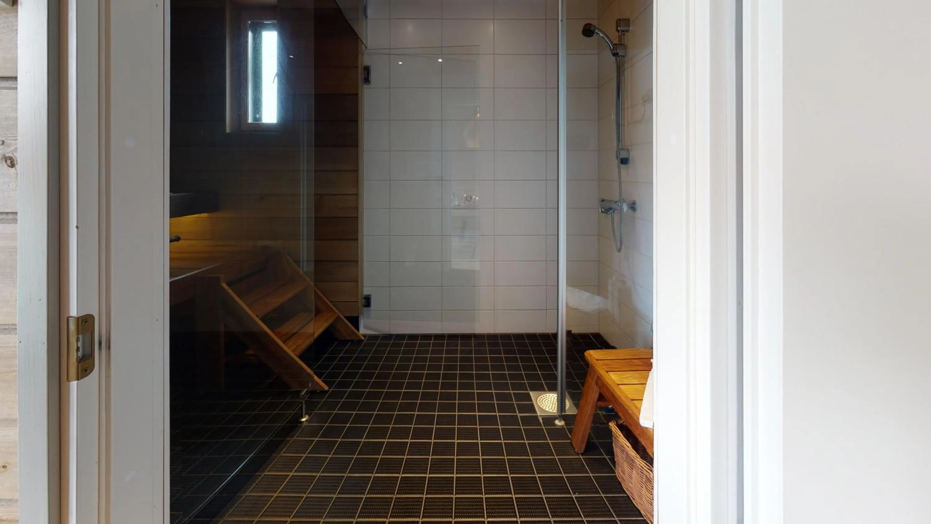 Bathroom in Sandy Kelt - Irish House Apartments