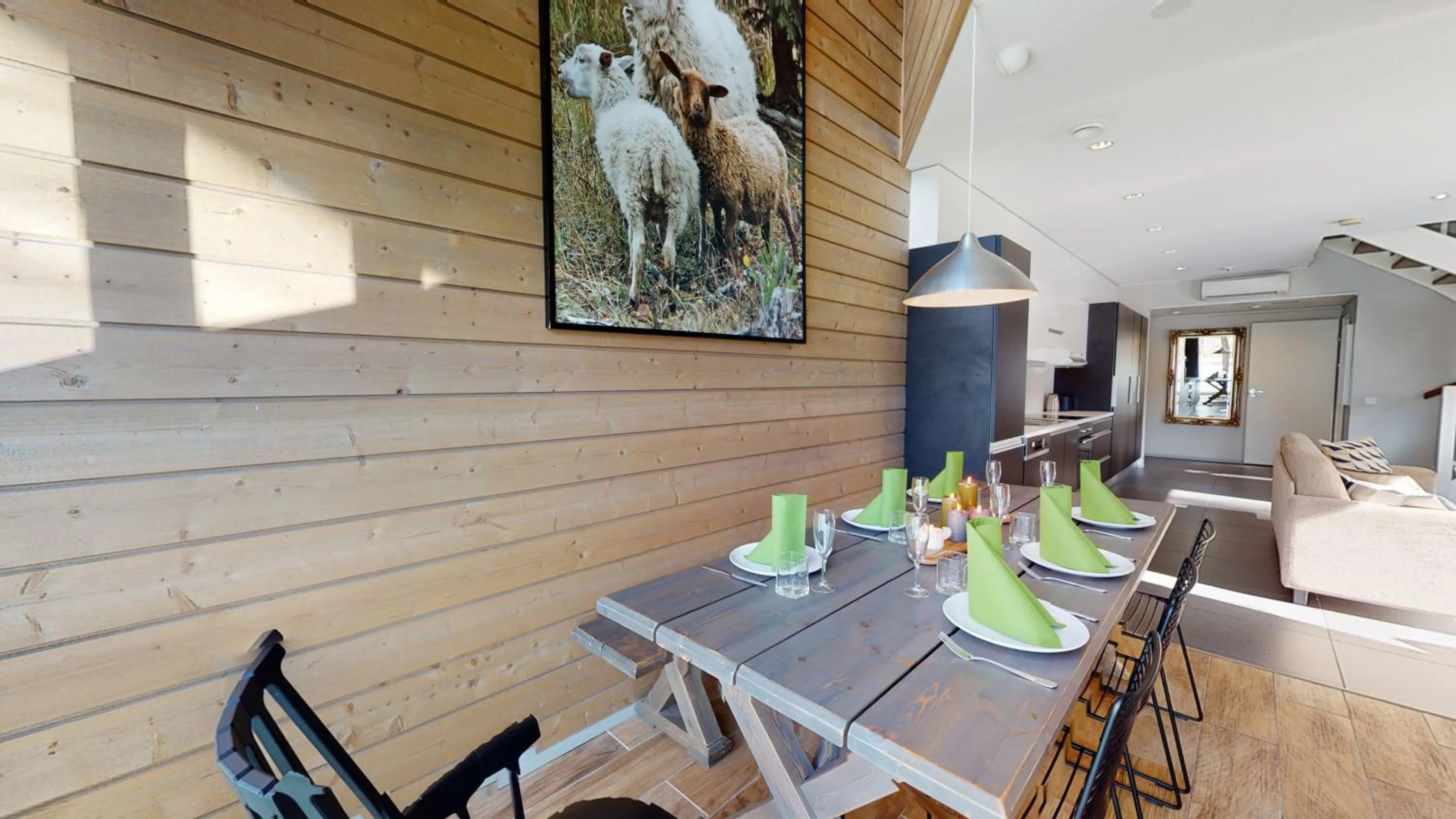 Dining area in Sandy Kelt - Irish House Apartments