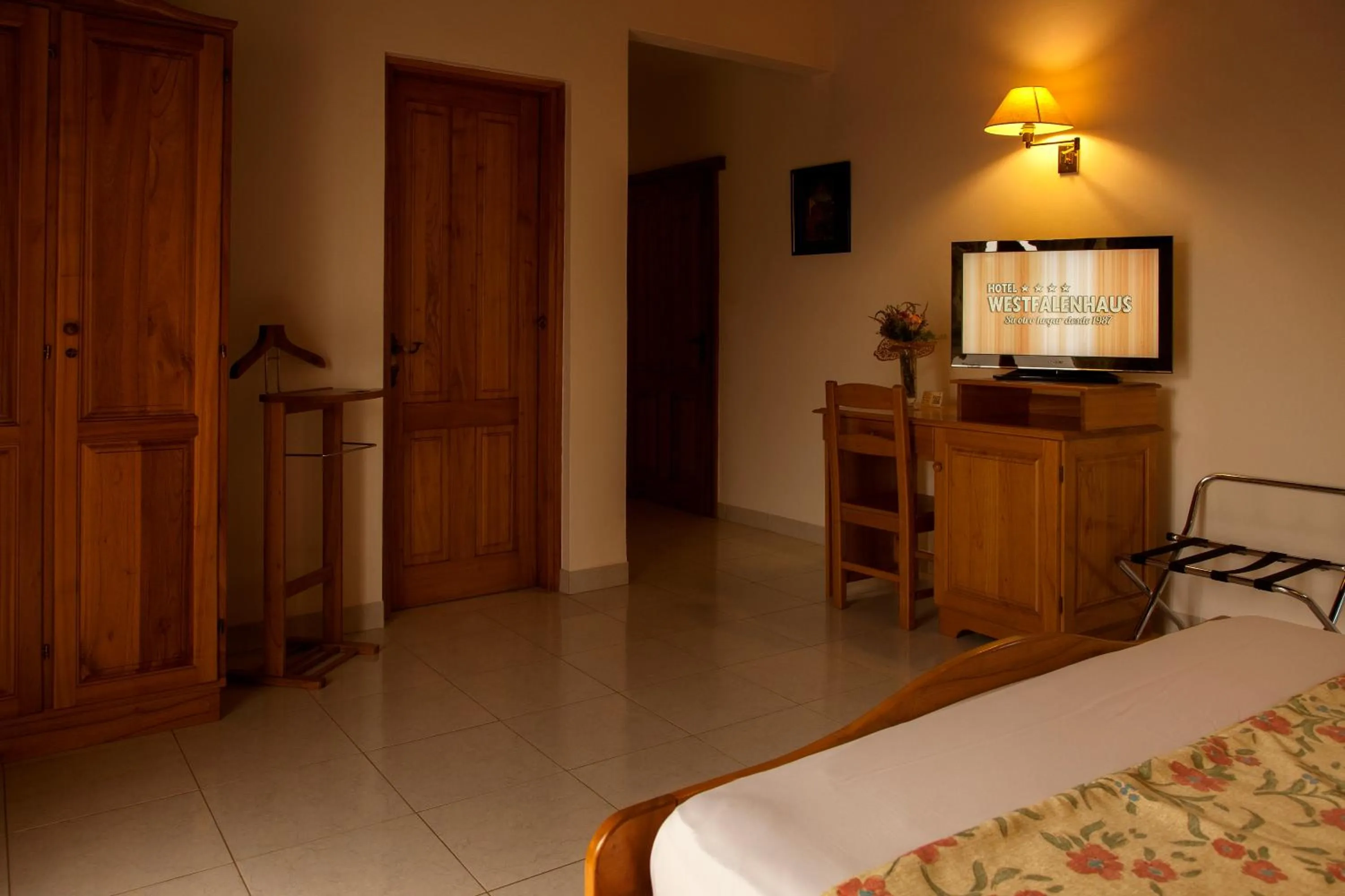 TV and multimedia, Bed in Hotel Westfalenhaus