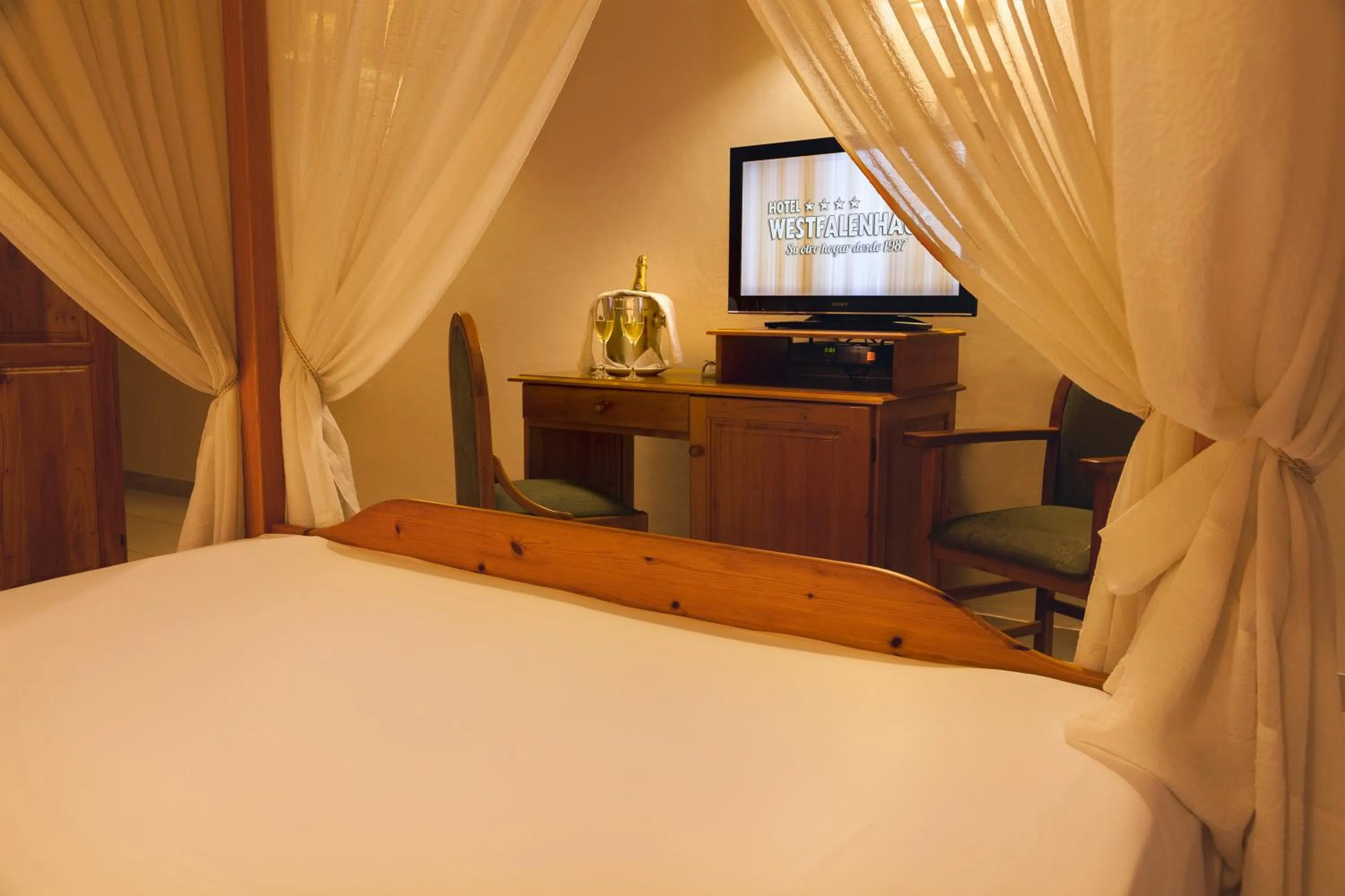 TV and multimedia, Bed in Hotel Westfalenhaus