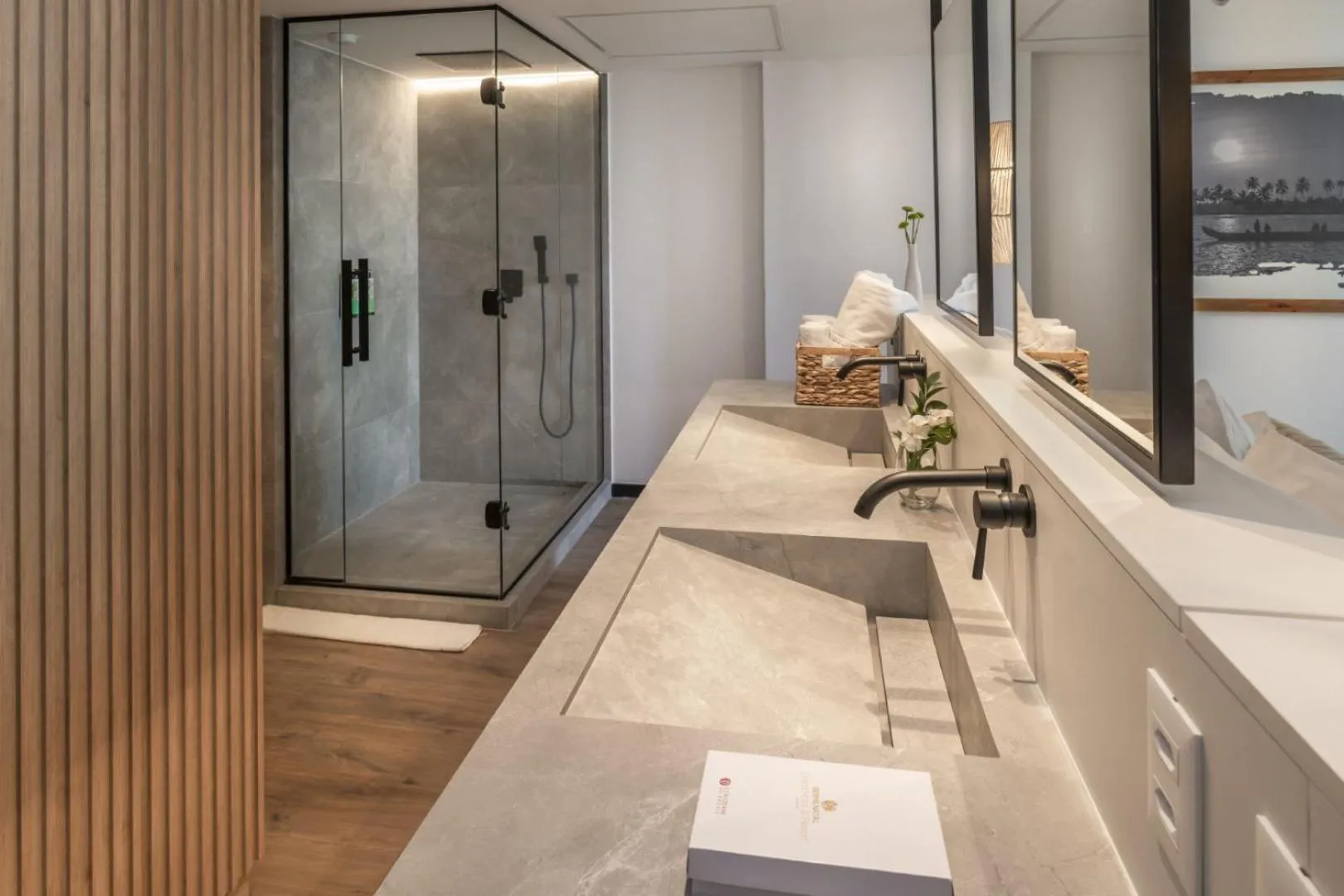 Bathroom in SERHS Experience Suítes