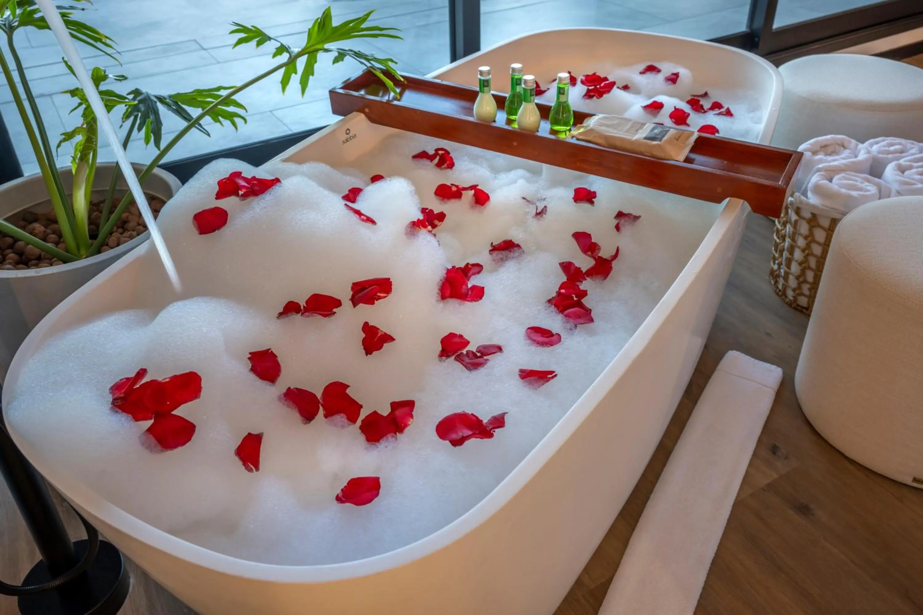 Bath in SERHS Experience Suítes