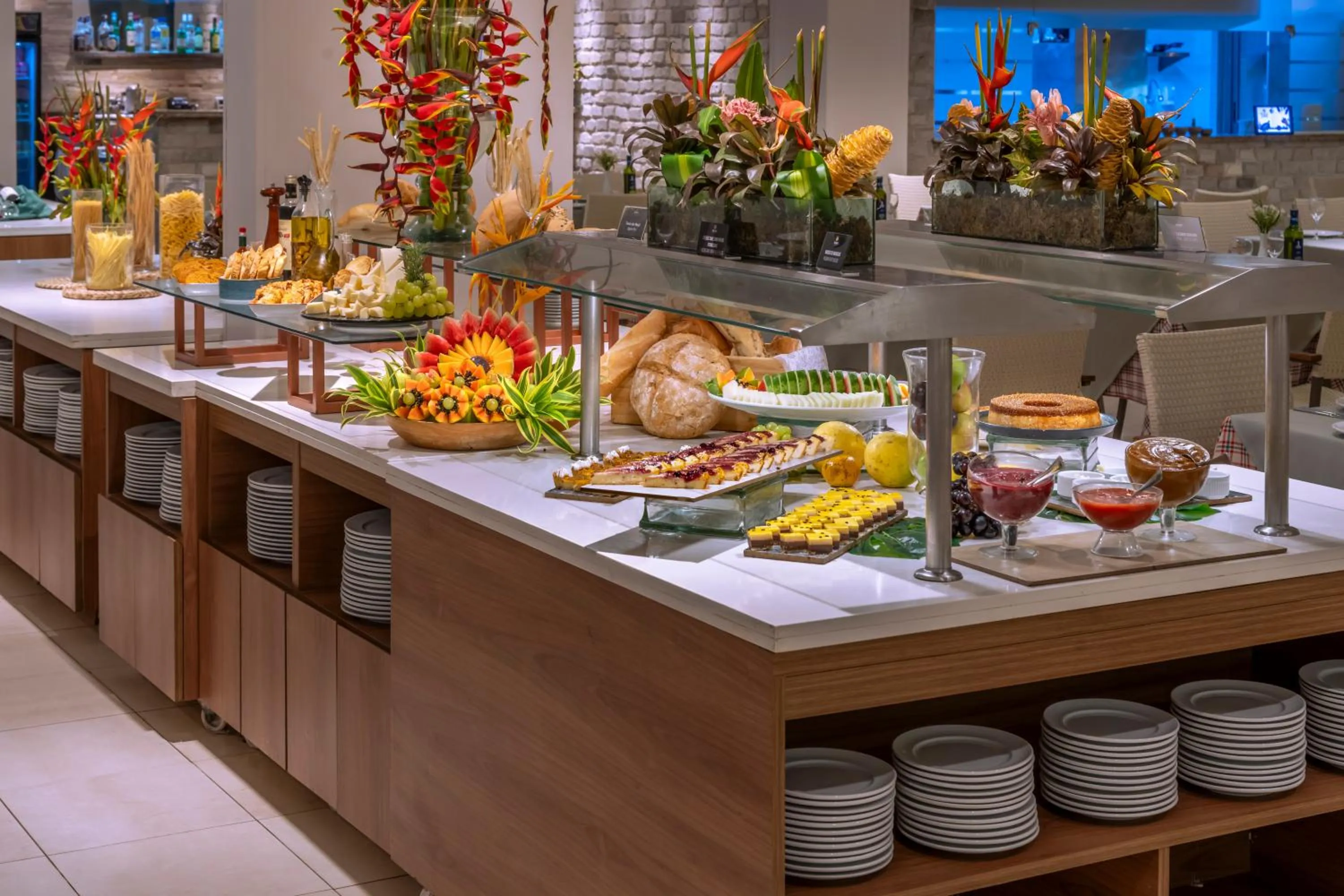 Food in SERHS Experience Suítes