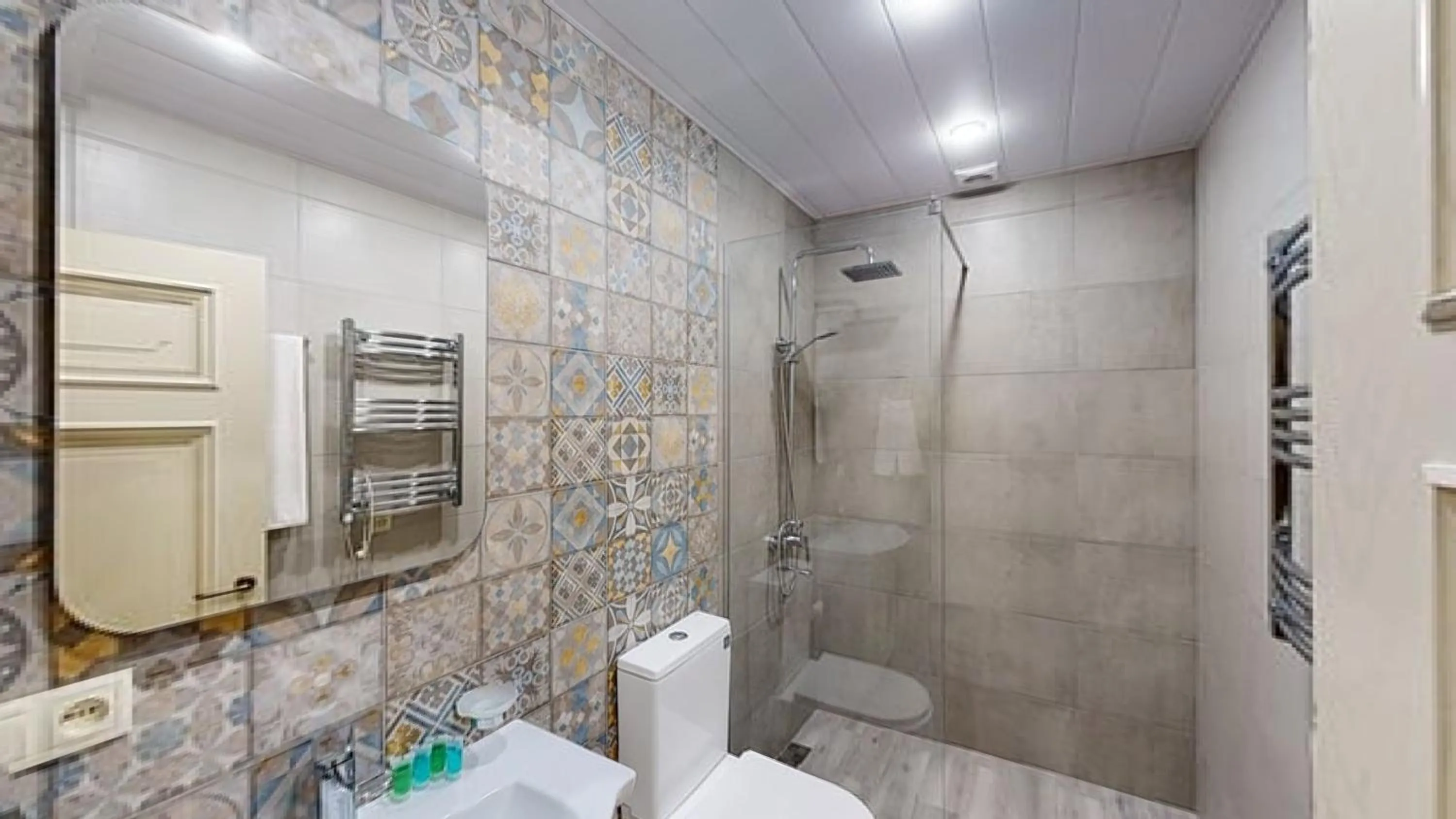 Shower in Aspar Boutique Hotel
