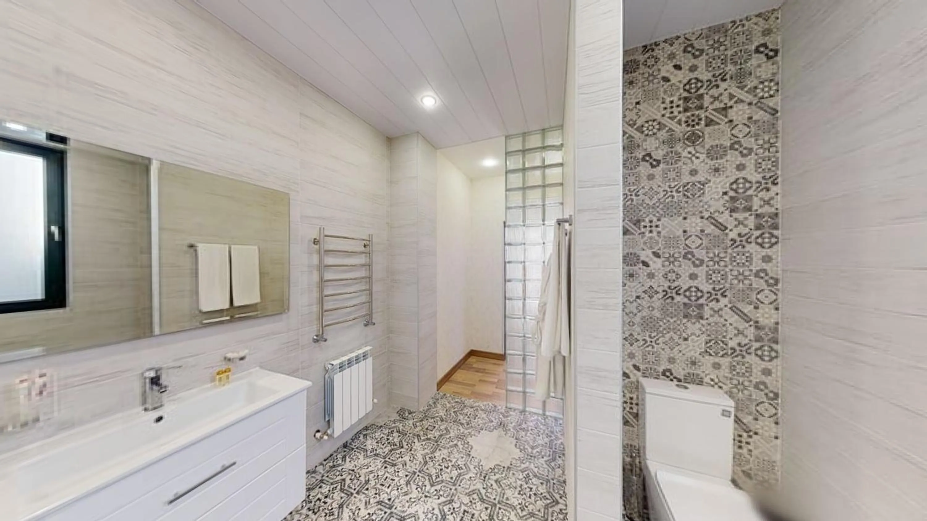 Shower in Aspar Boutique Hotel