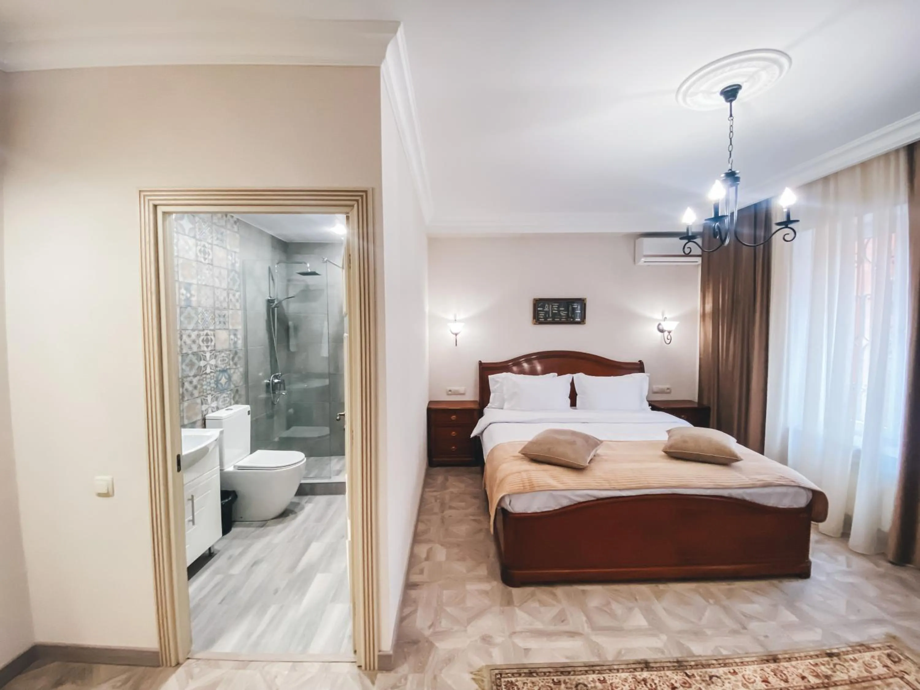 Toilet, Bed in Aspar Boutique Hotel