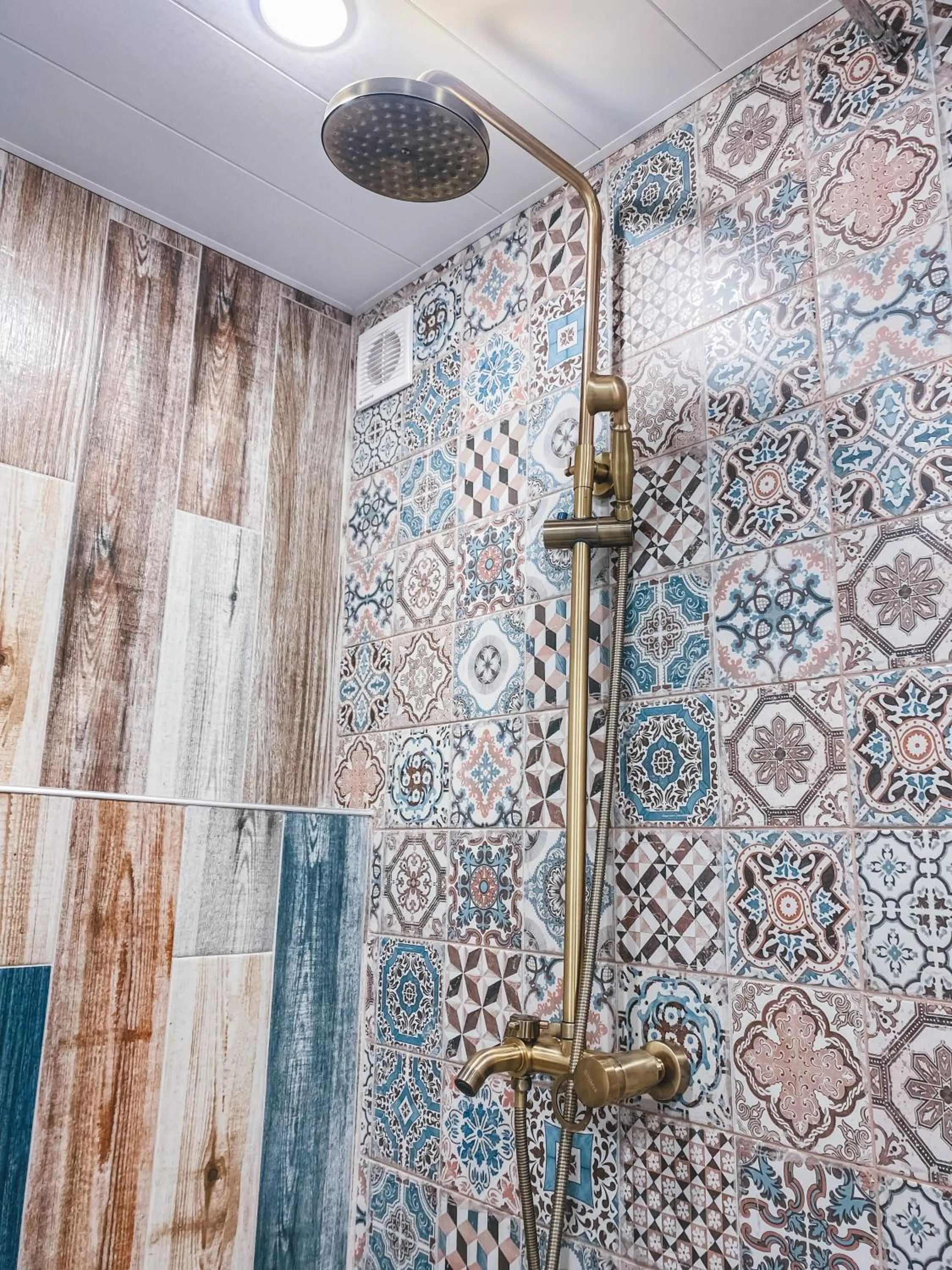 Shower in Aspar Boutique Hotel