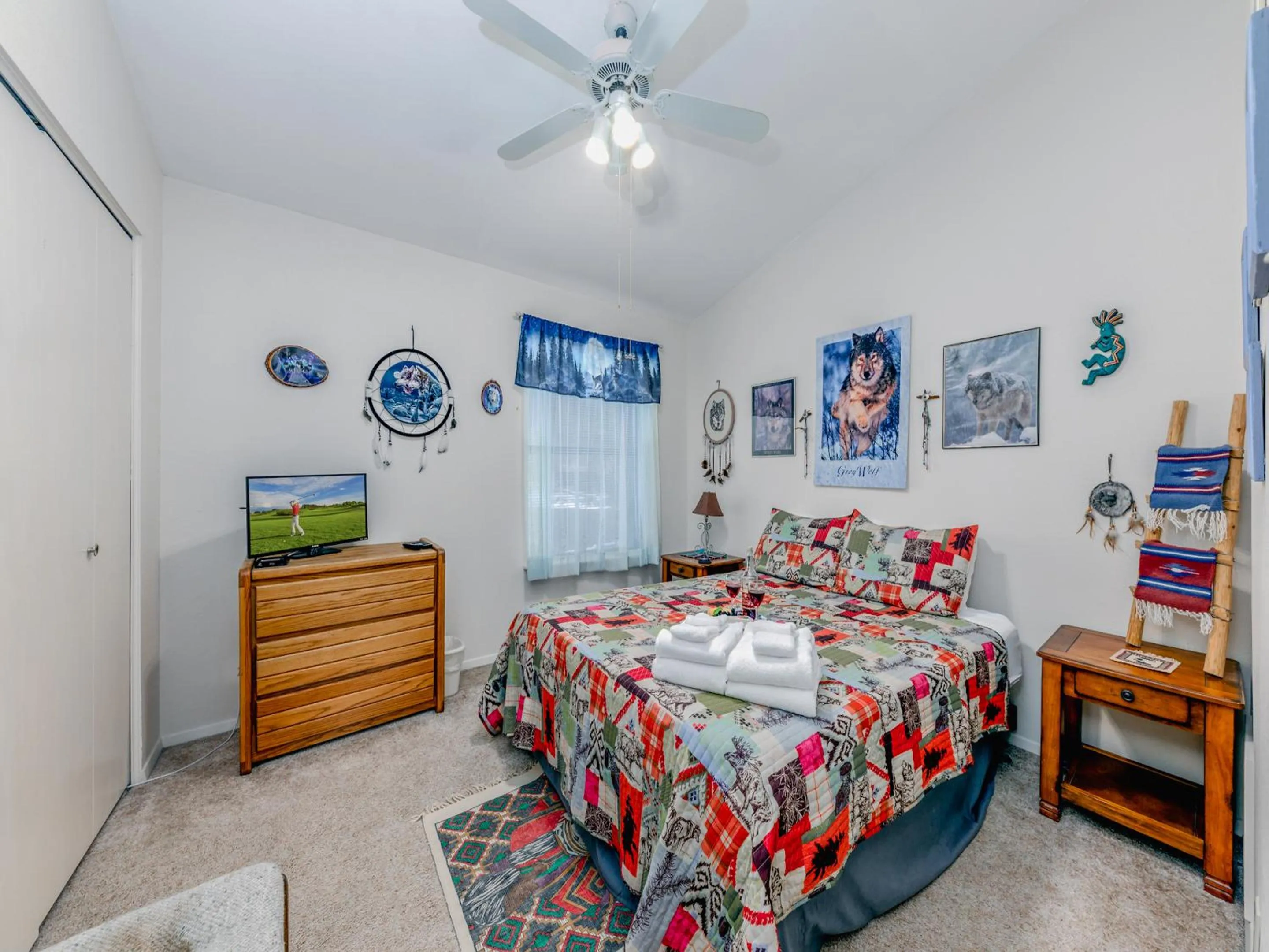 Property building, Bed in Whispering Bluff #103