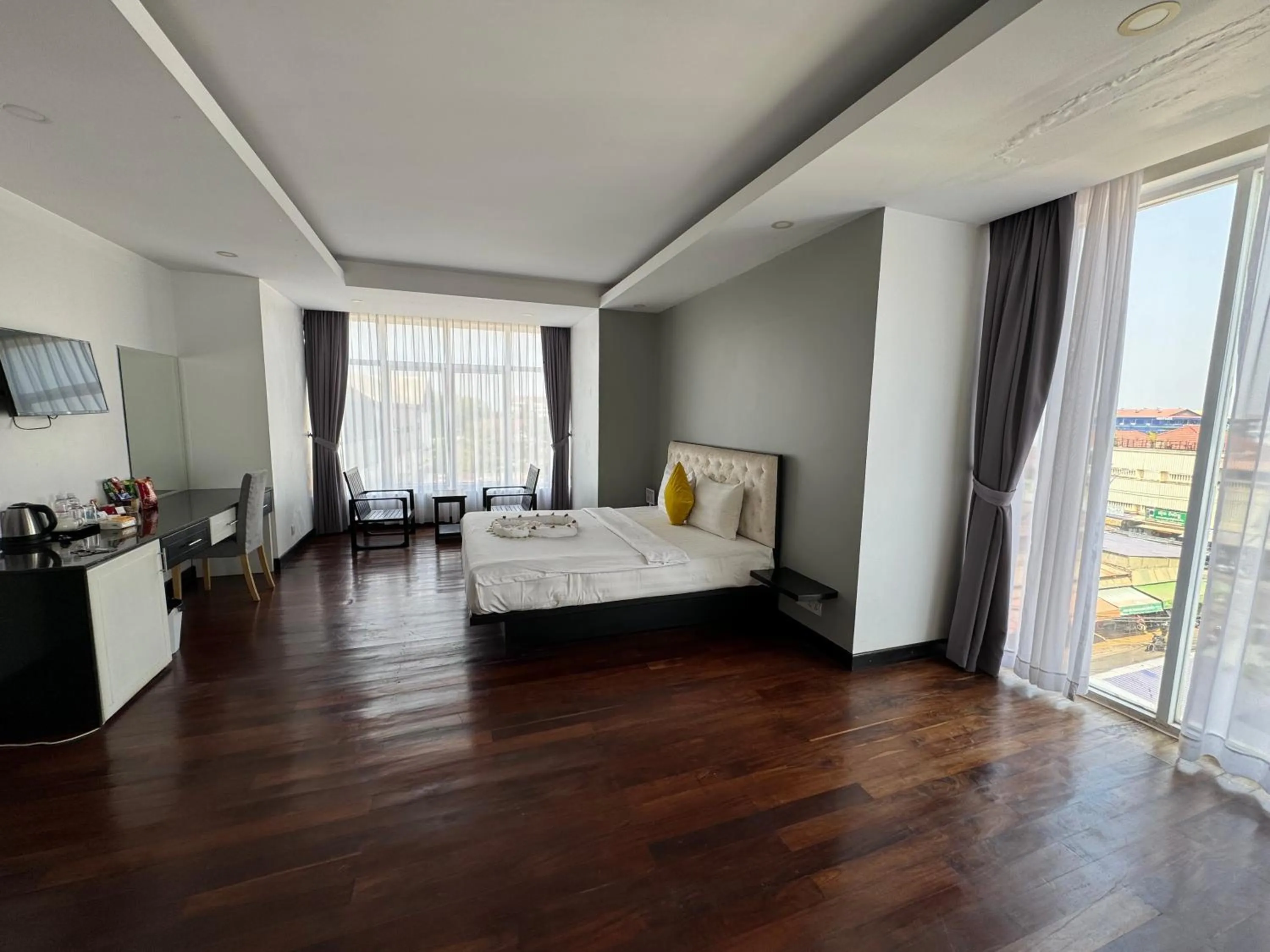 Photo of the whole room, Bed in Flex Urban Family Villa Hotel