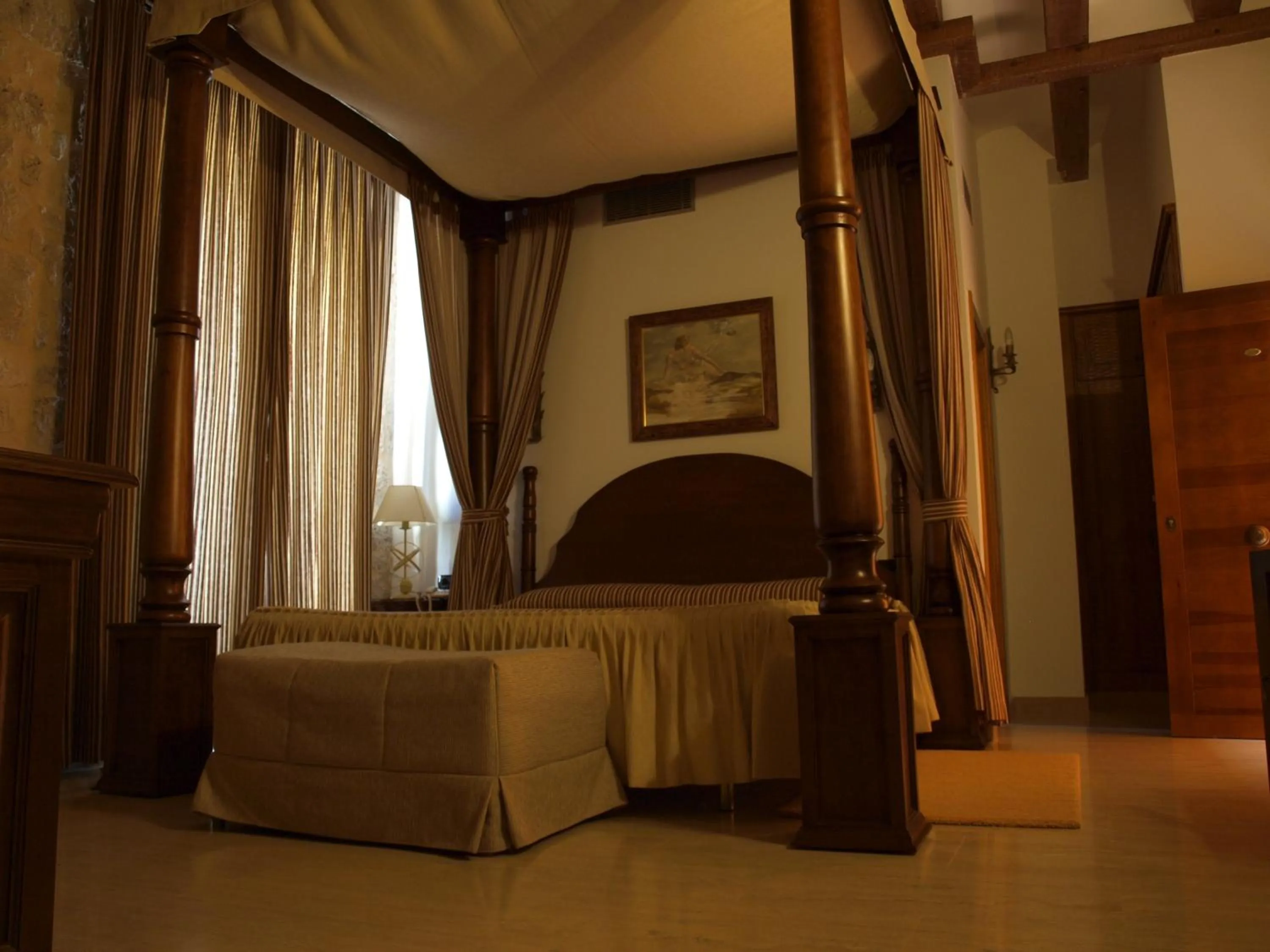 Bedroom, Bed in Señorio de Olmillos