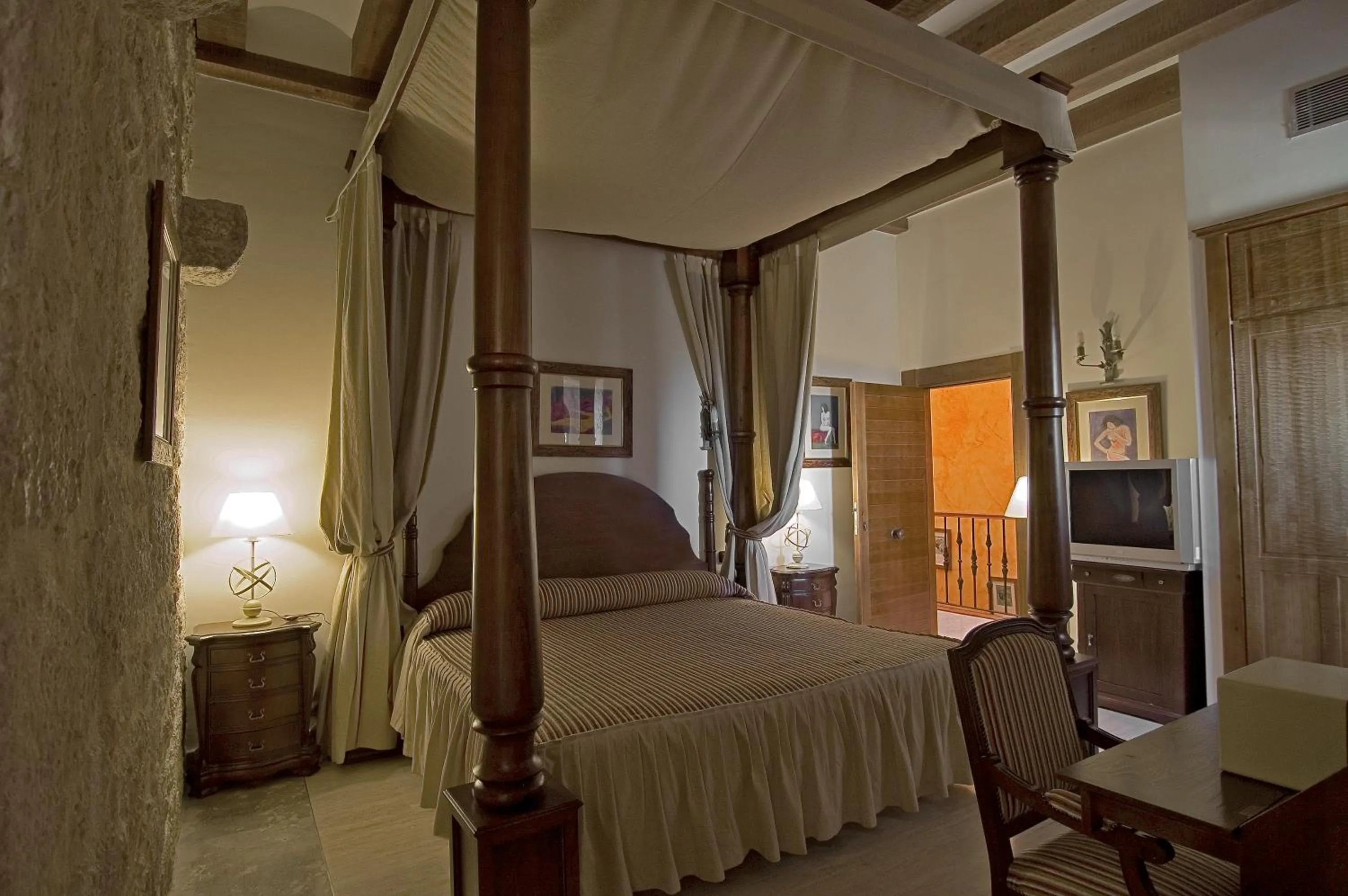 Bedroom, Bed in Señorio de Olmillos