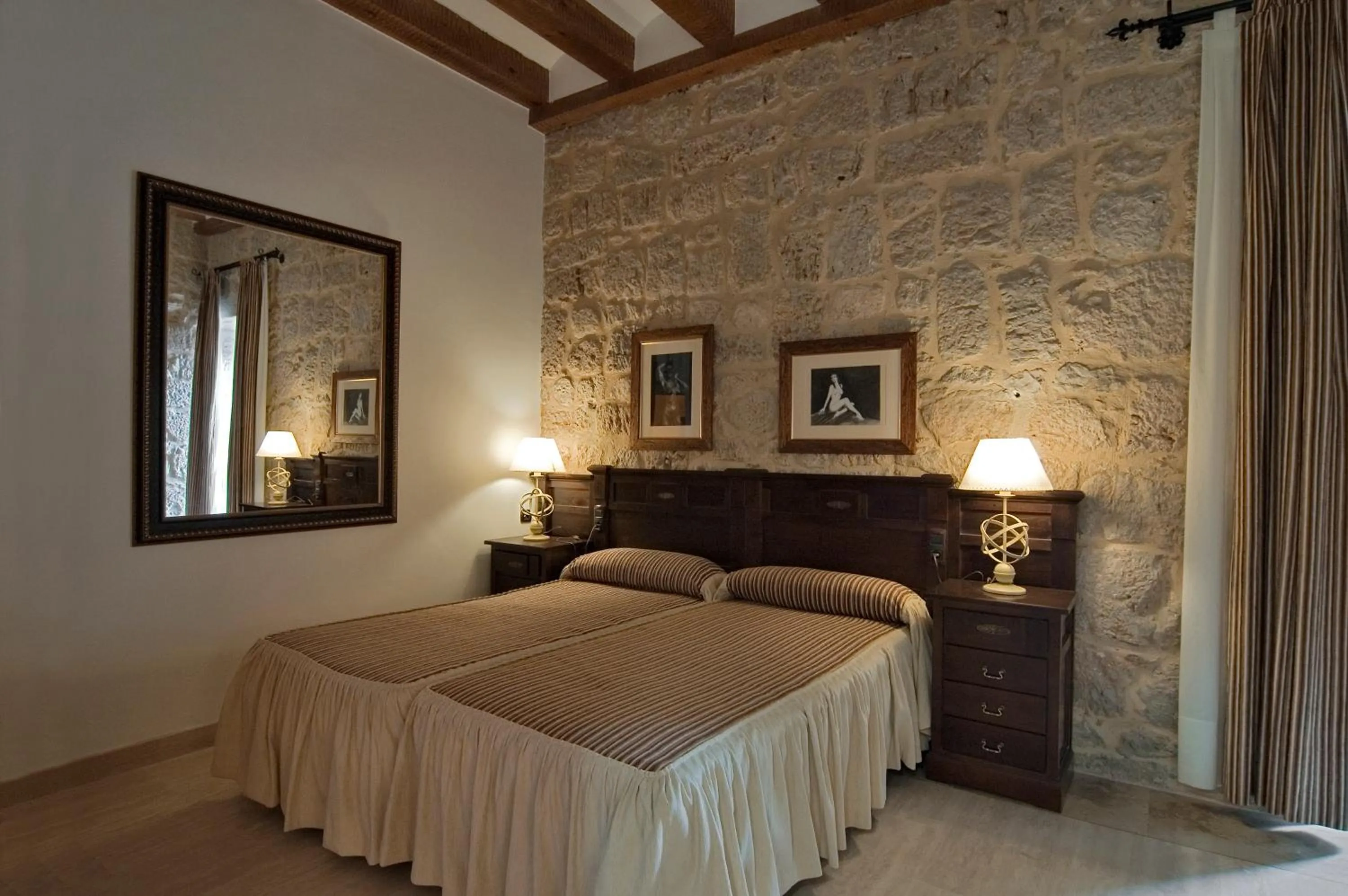 Bedroom, Bed in Señorio de Olmillos