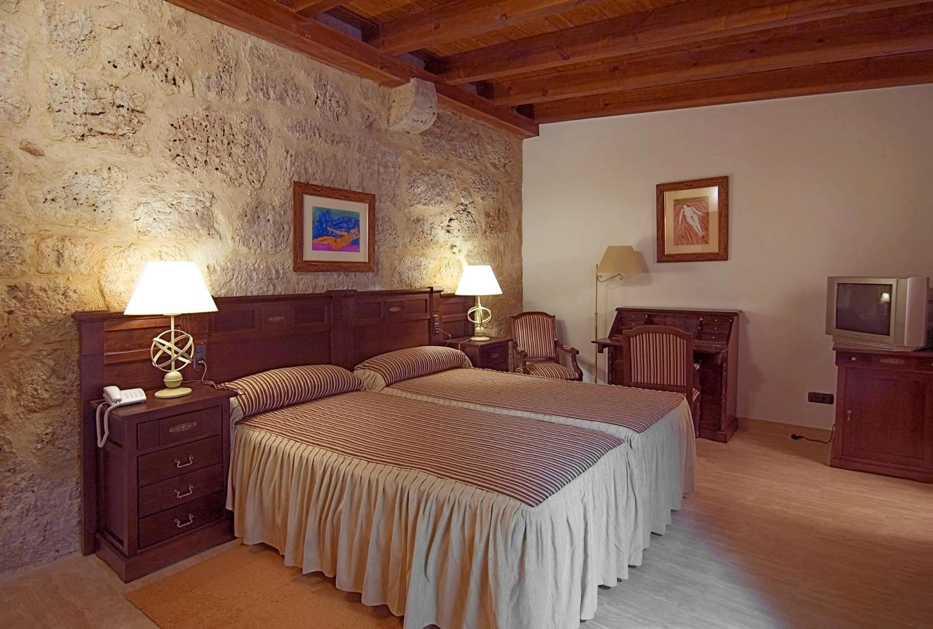 Bedroom, Bed in Señorio de Olmillos