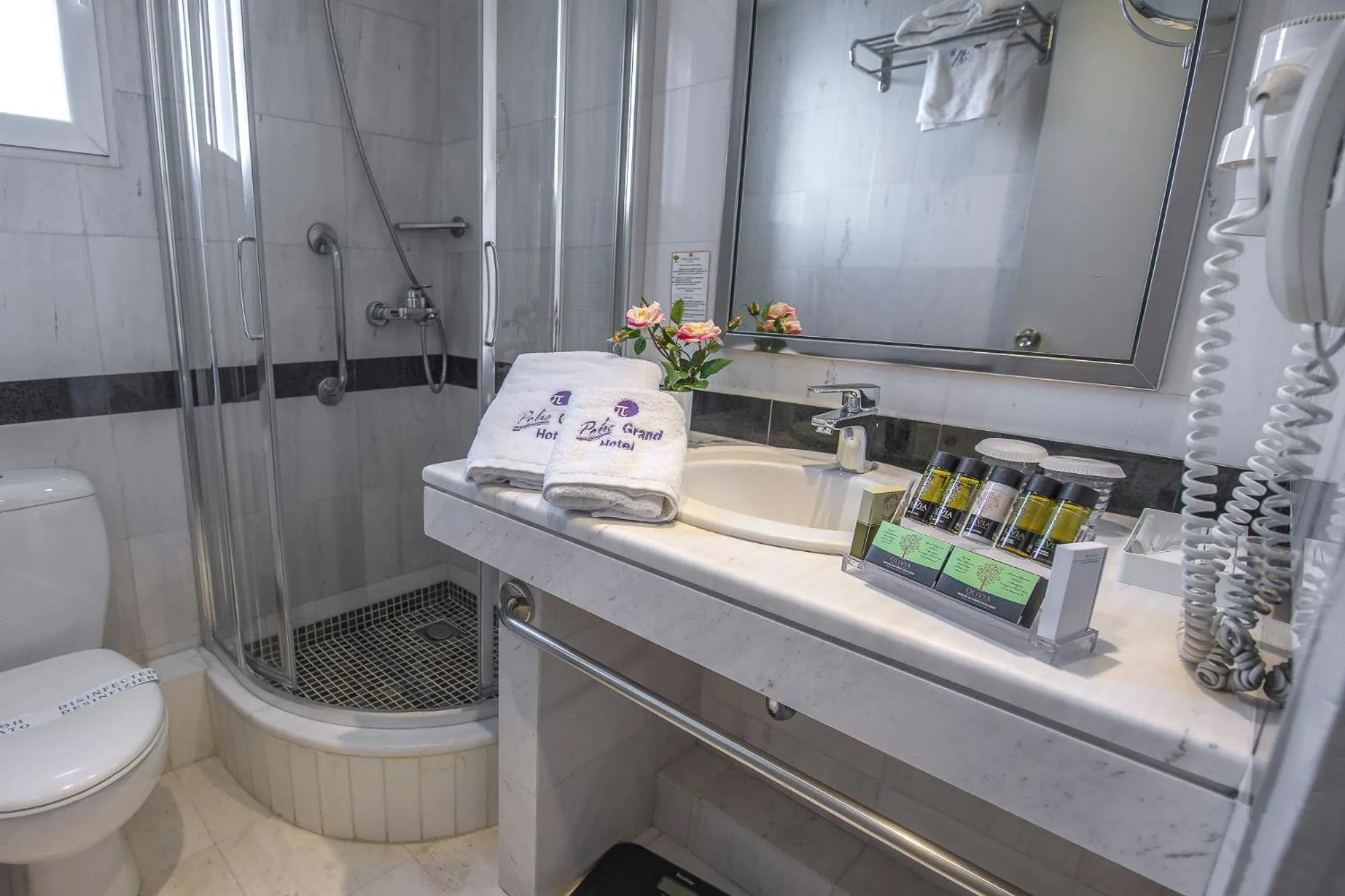 Shower in Polis Grand Hotel