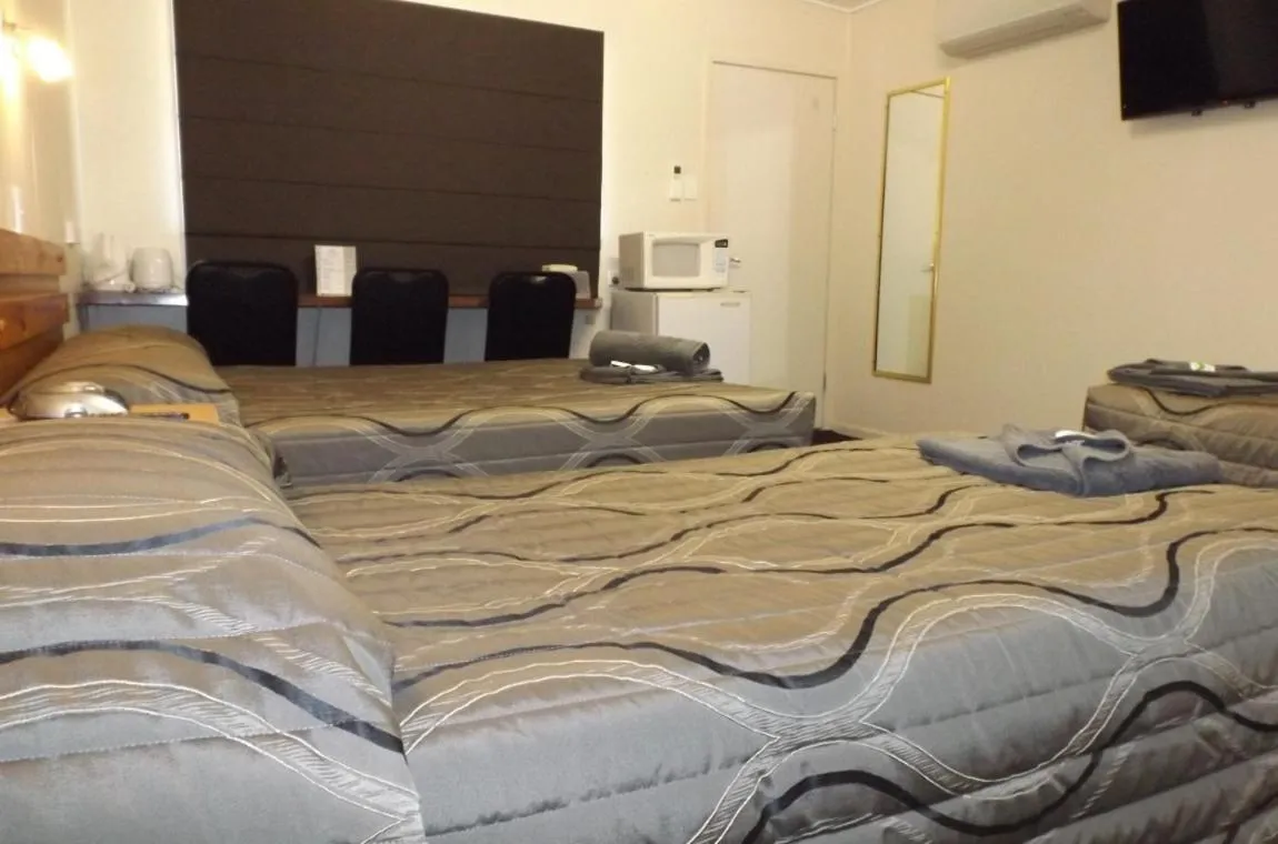 TV and multimedia, Bed in Three Moon Motel