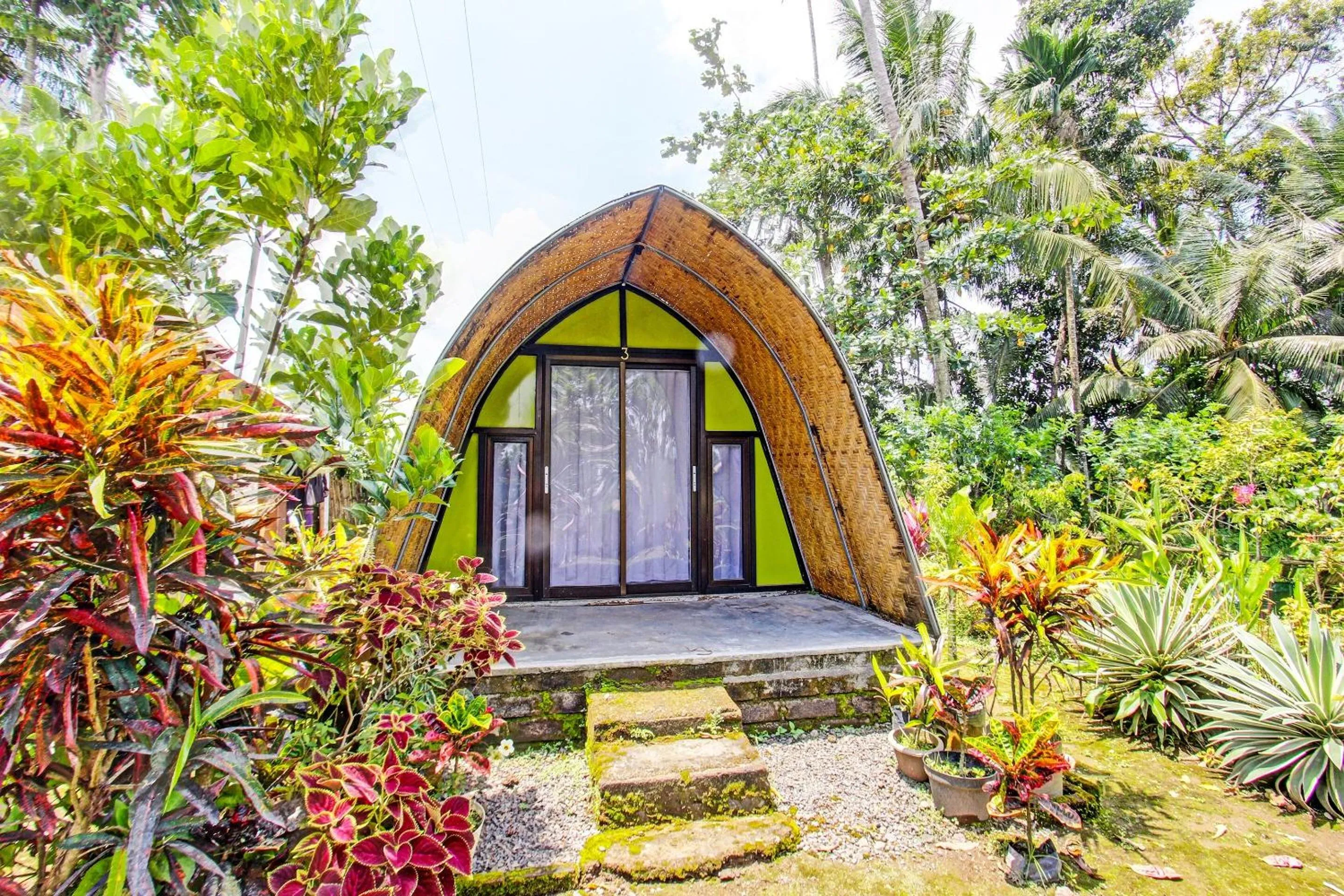 Facade/entrance in Hotel O Samalas Syariah Homestay Near SDN TANAK BEAK
