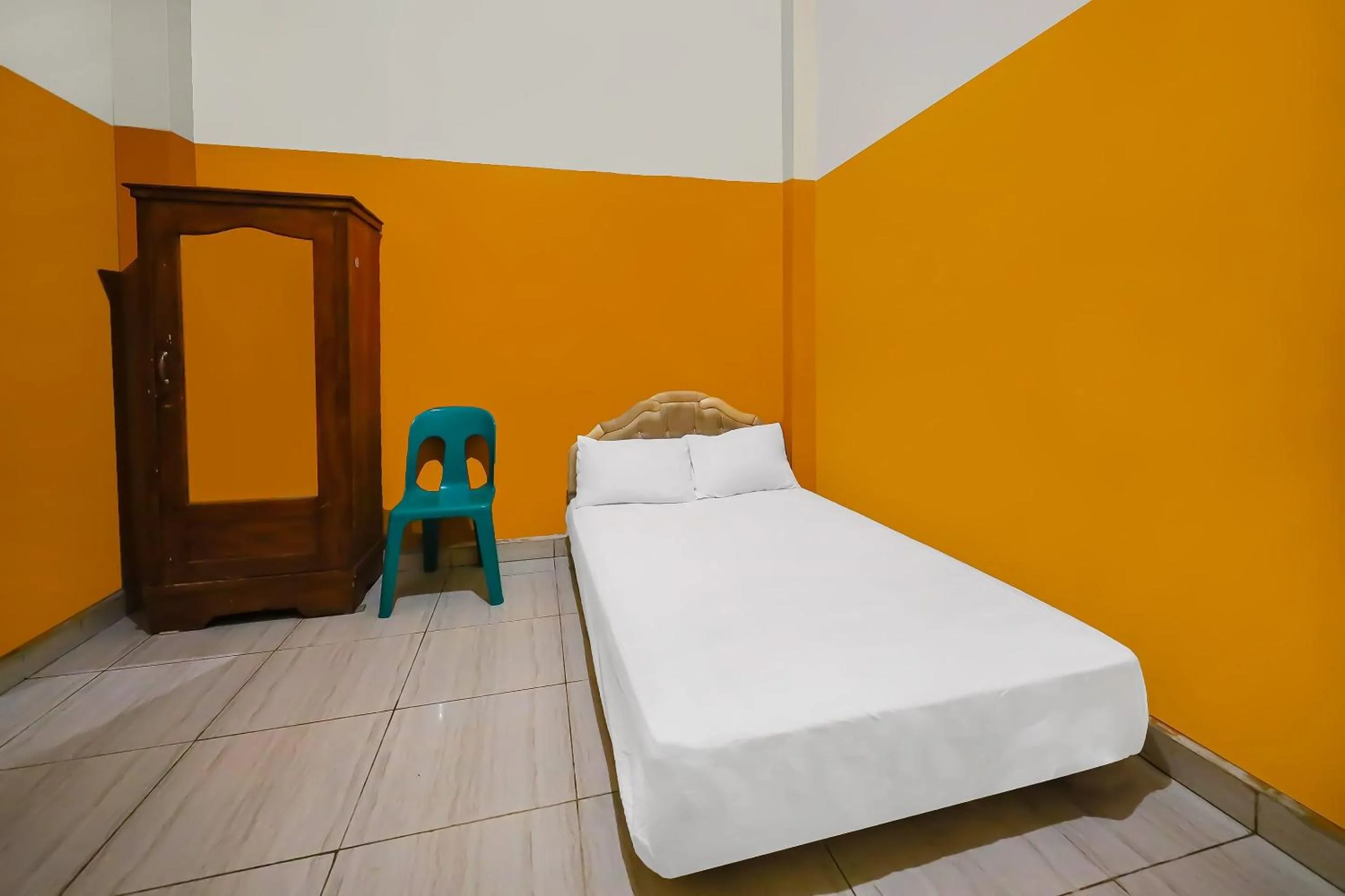 Bedroom in Hotel O Pondokan Tali Super